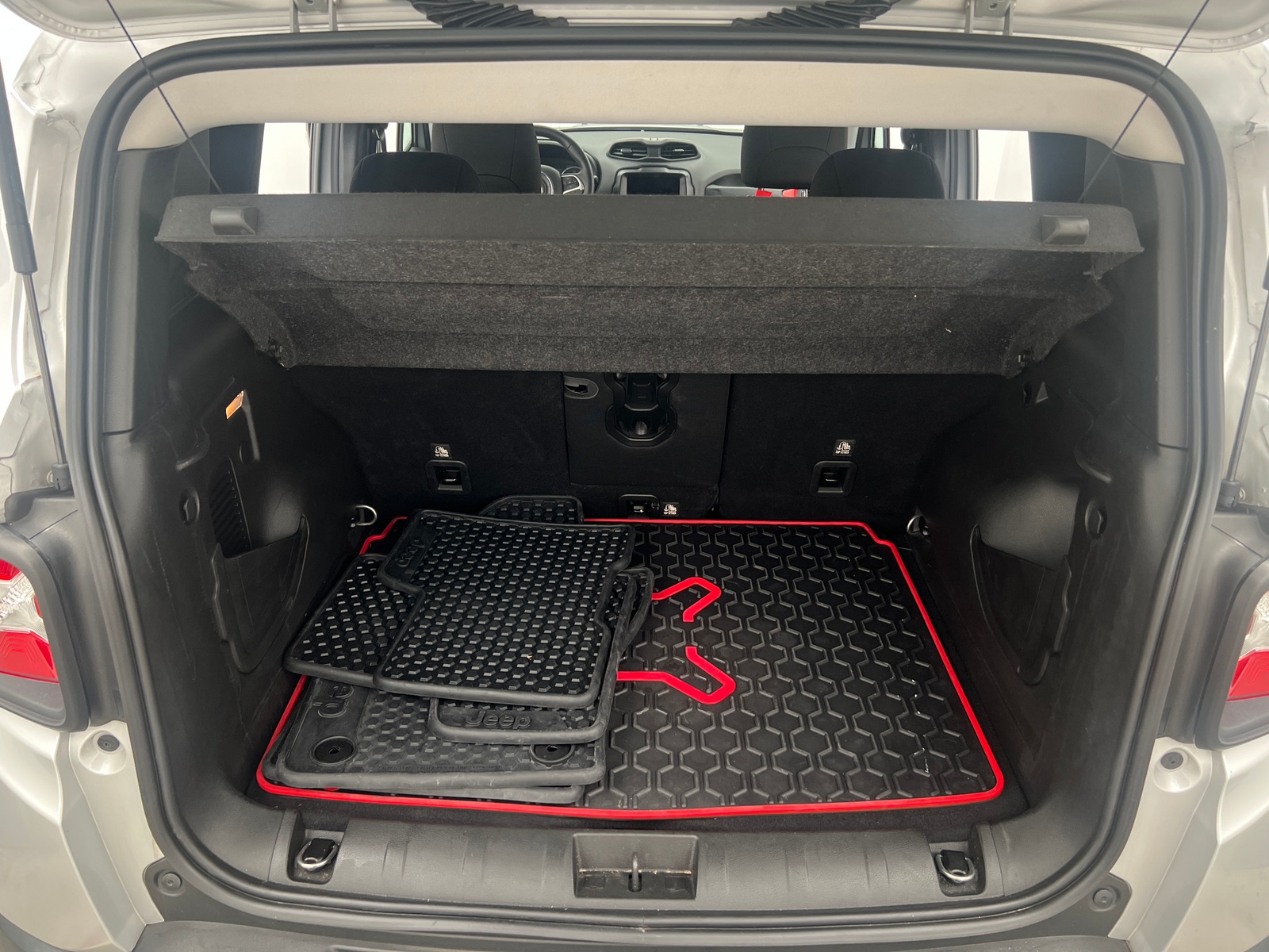 Thumbnail: 2021 Jeep Renegade - 7