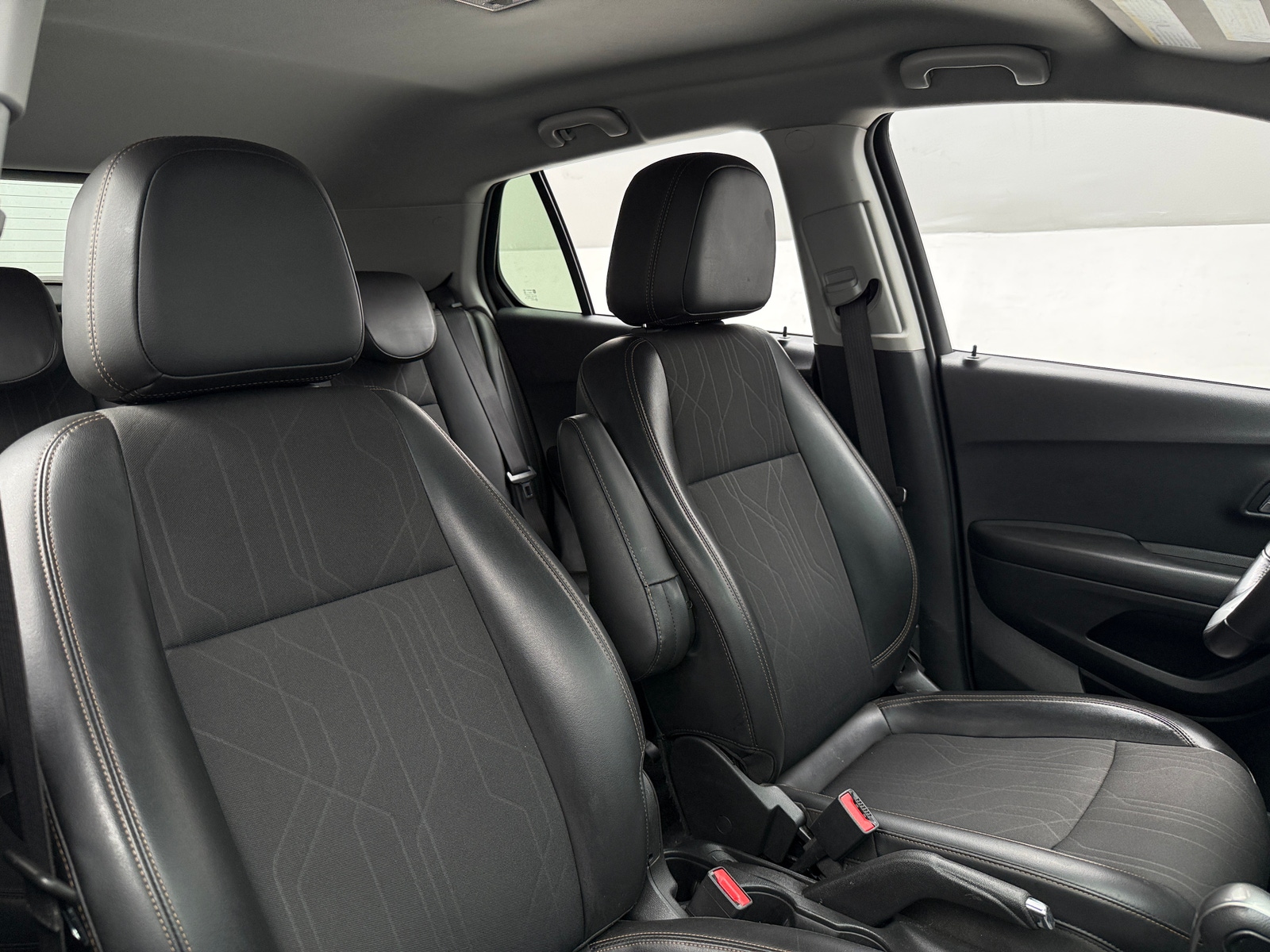 Thumbnail: 2021 Chevrolet Trax - 2