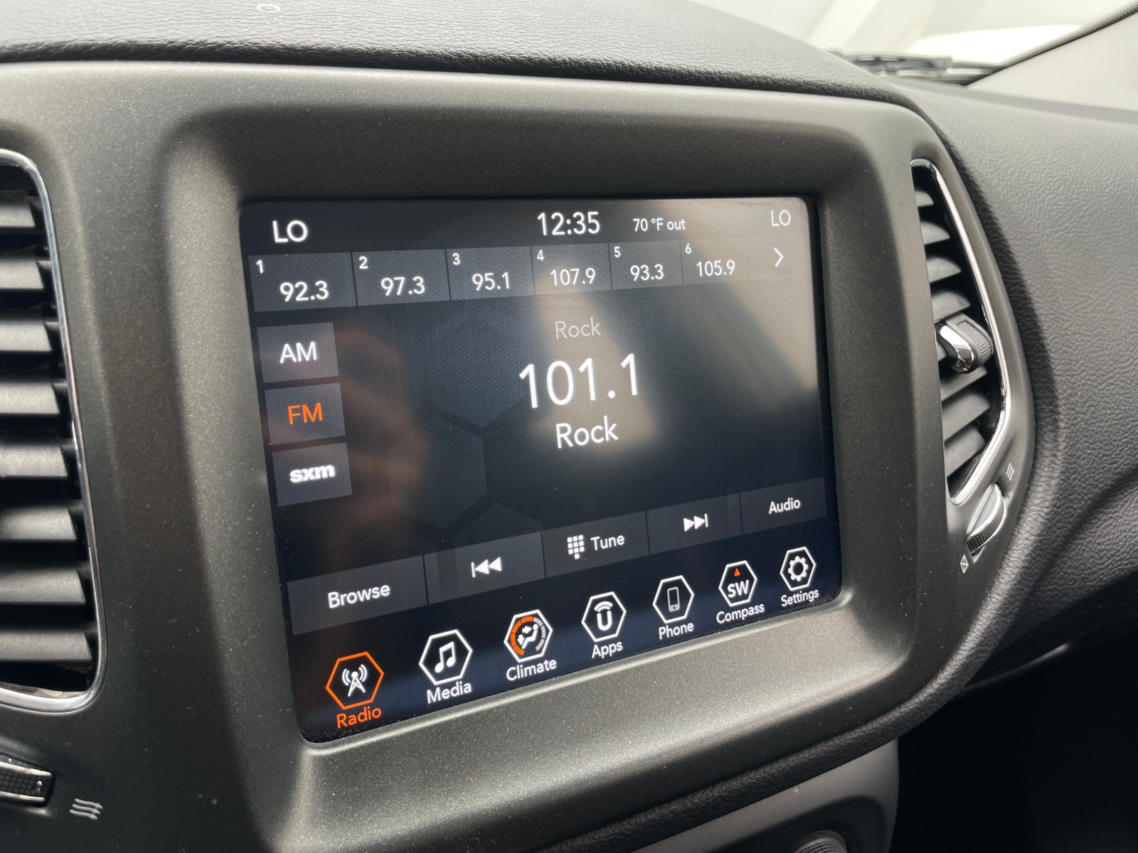 Thumbnail: 2020 Jeep Compass - 4