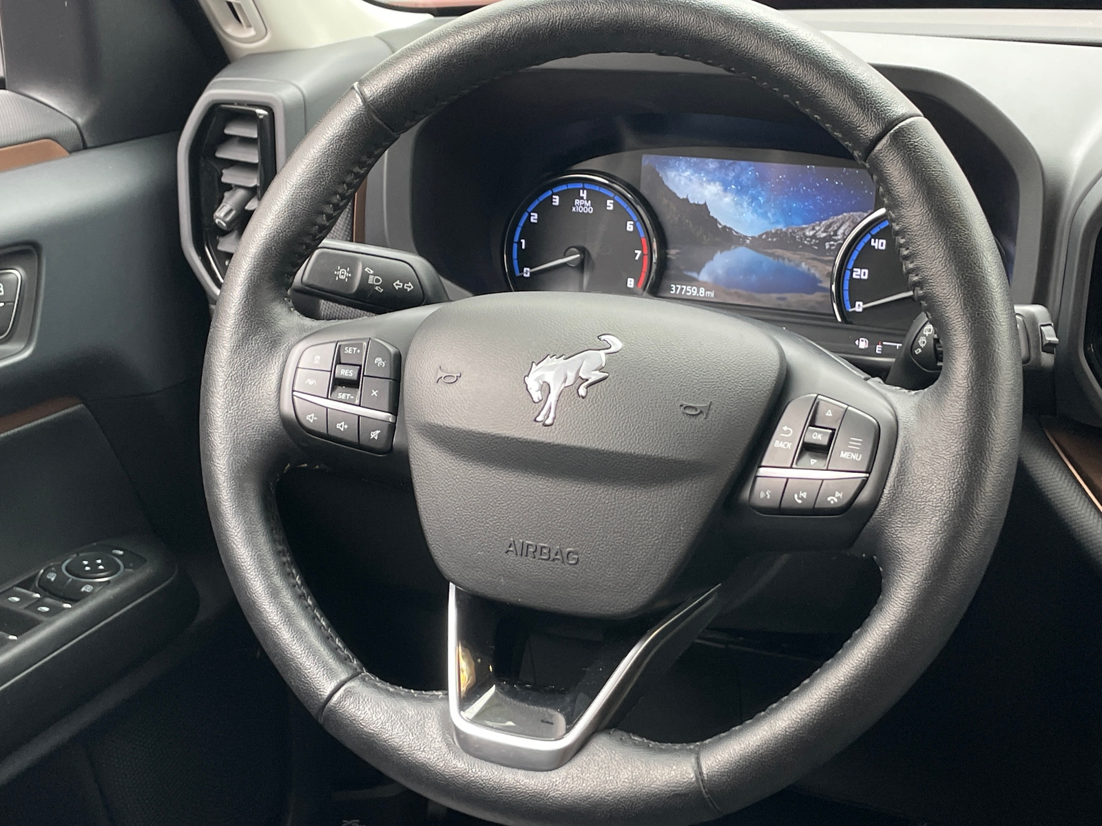 Thumbnail: 2022 Ford Bronco Sport - 4