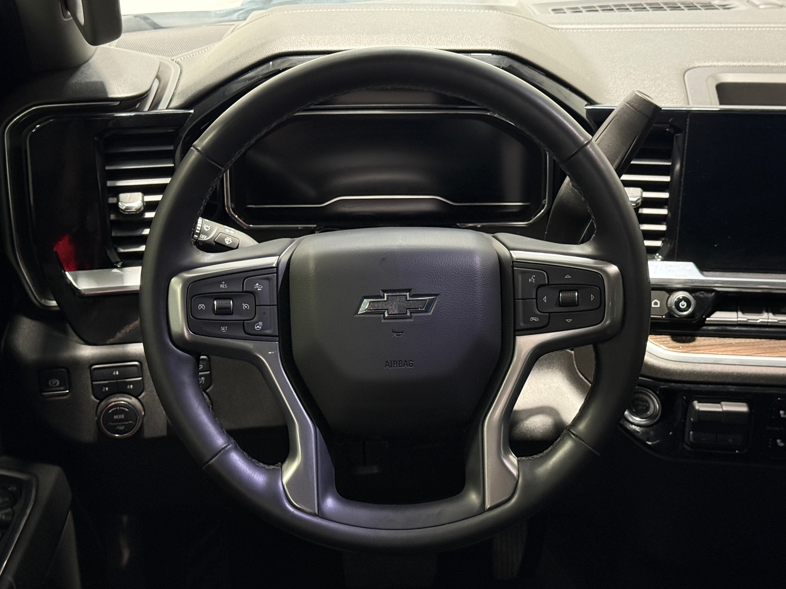 Thumbnail: 2025 Chevrolet Silverado 2500 - 4
