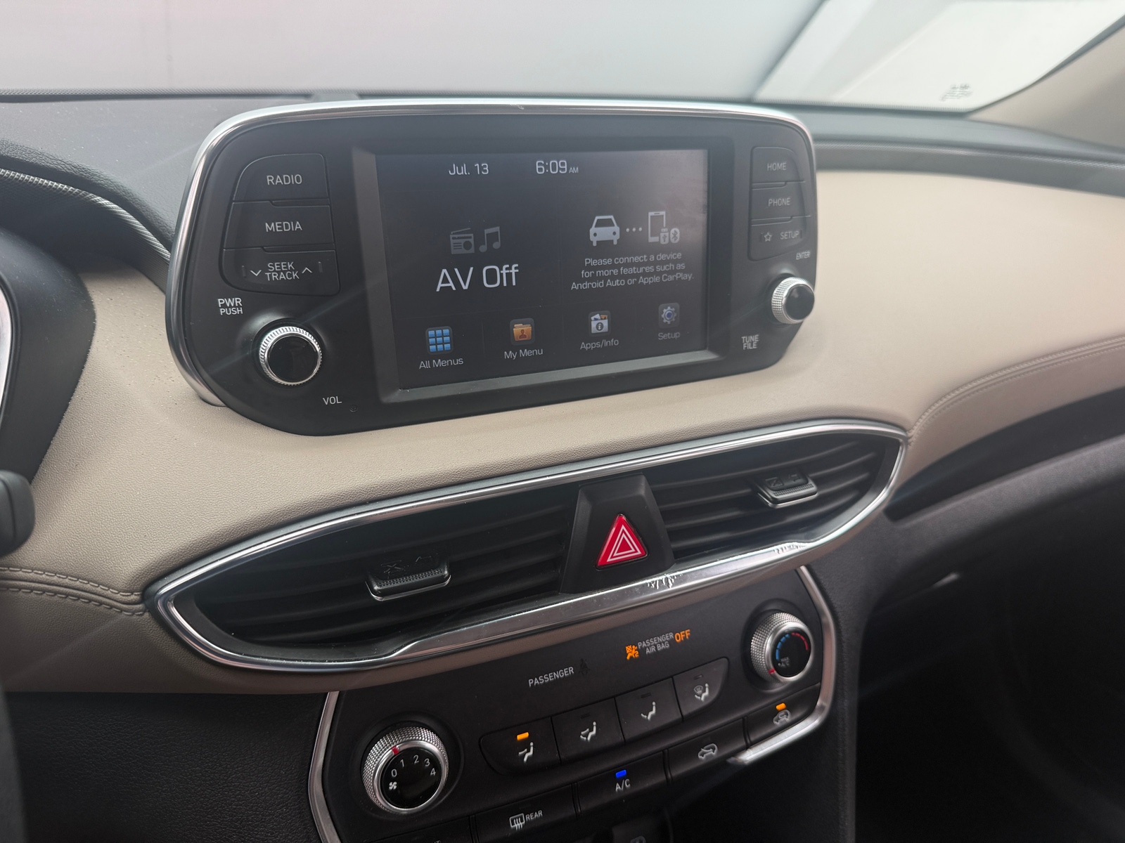 Thumbnail: 2020 Hyundai Santa Fe - 4