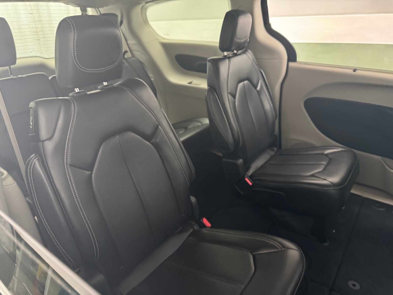 Thumbnail: 2023 Chrysler Pacifica - 5