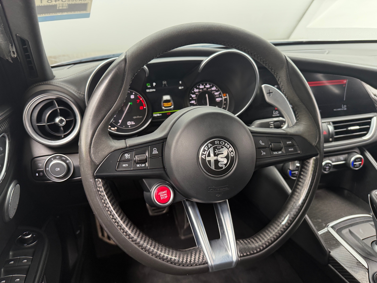 Thumbnail: 2017 Alfa Romeo Giulia - 4