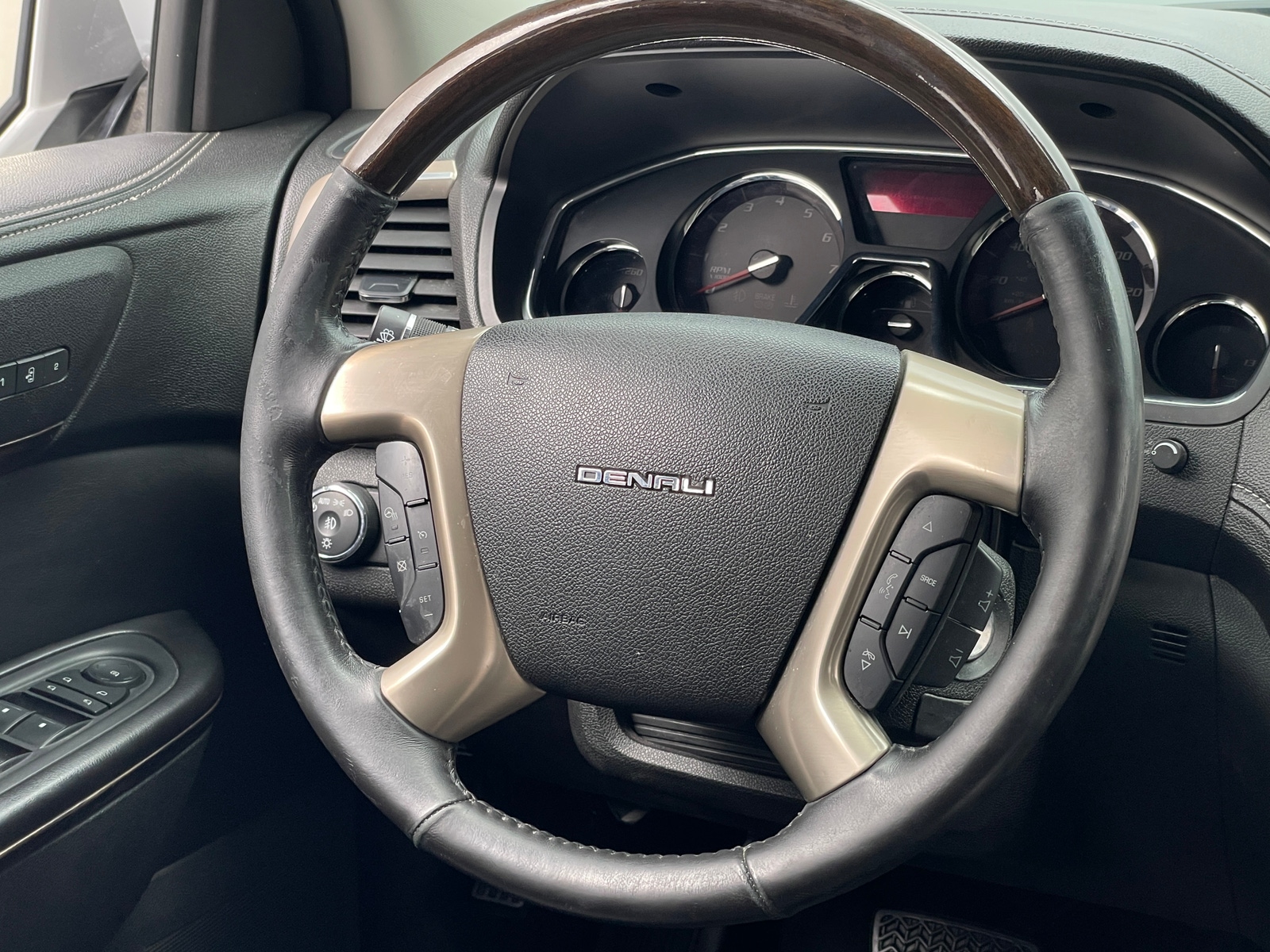 Thumbnail: 2016 GMC Acadia - 4