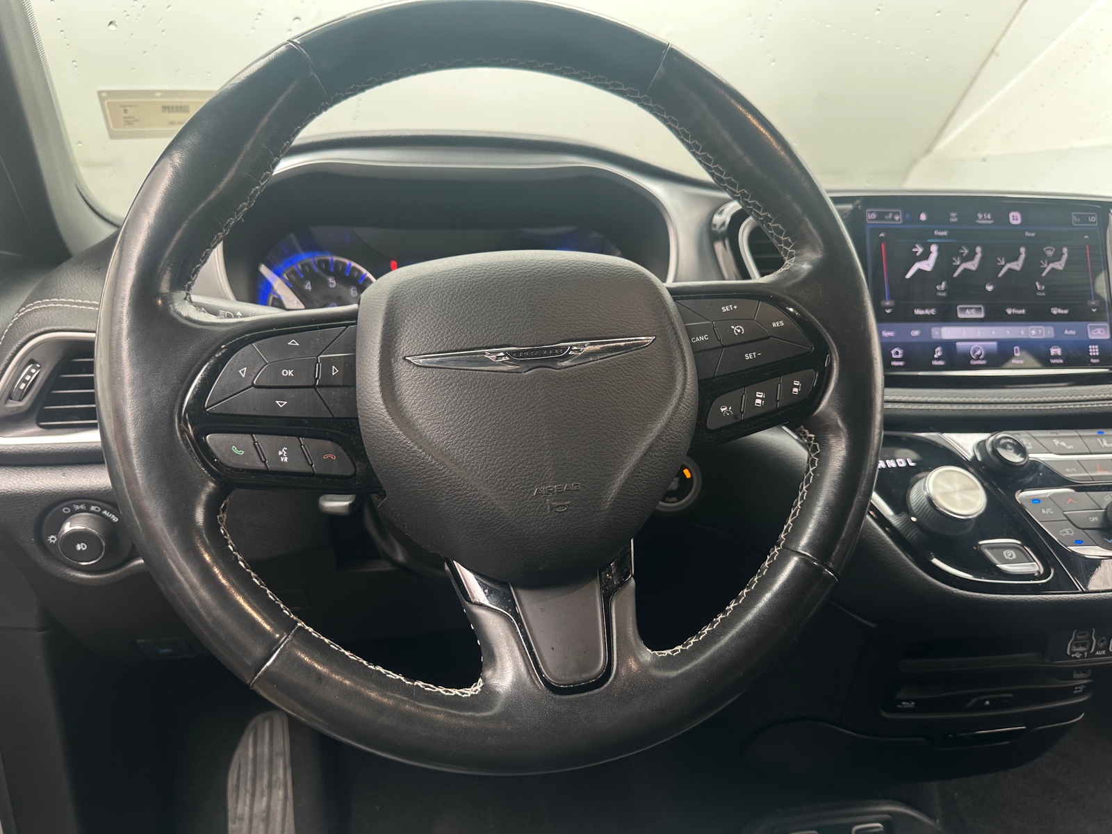 Thumbnail: 2021 Chrysler Pacifica - 4