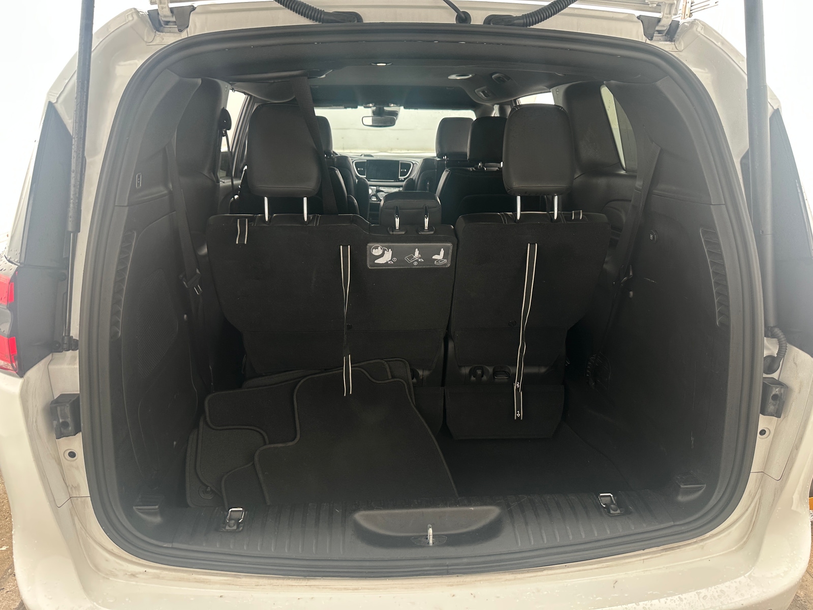 Thumbnail: 2021 Chrysler Pacifica - 6