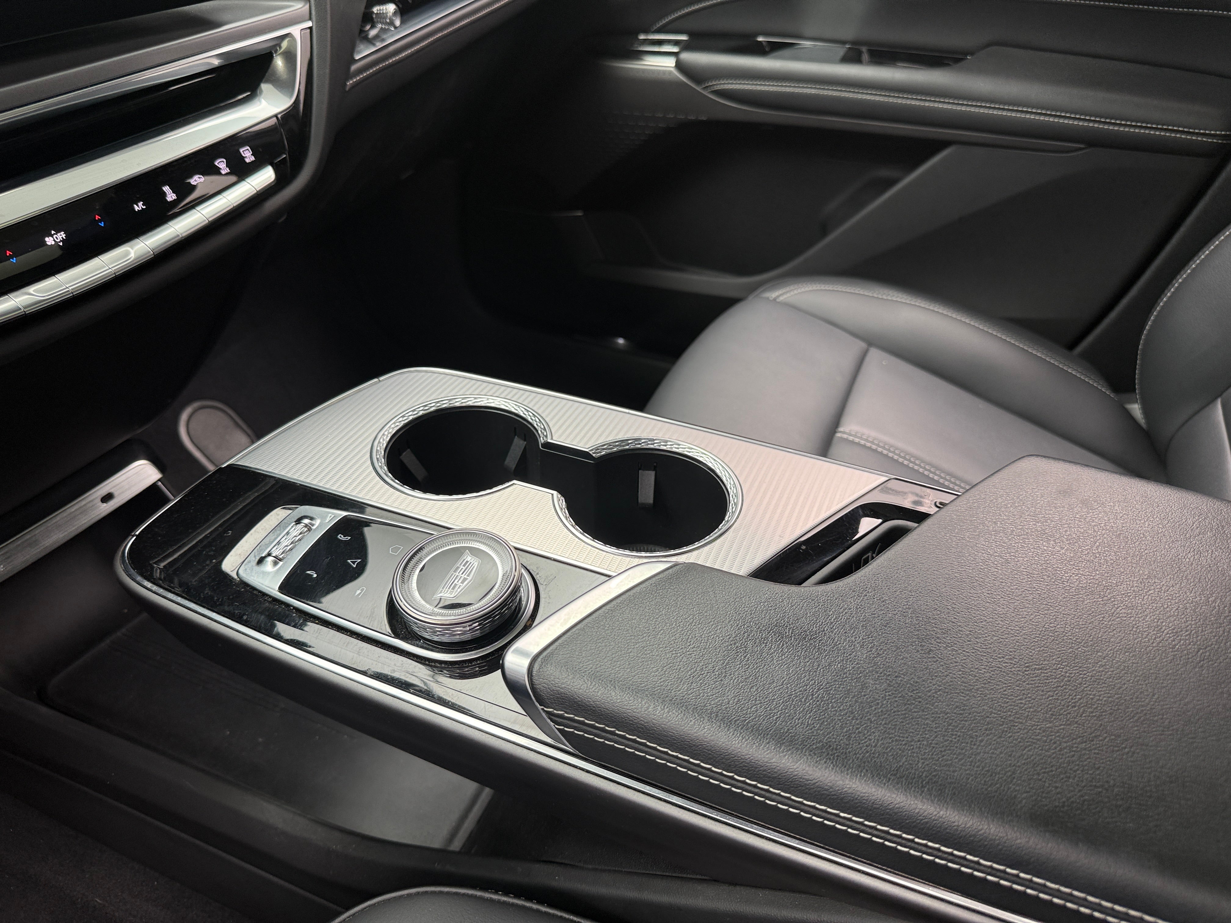 2024 Cadillac LYRIQ Tech - Photo 9