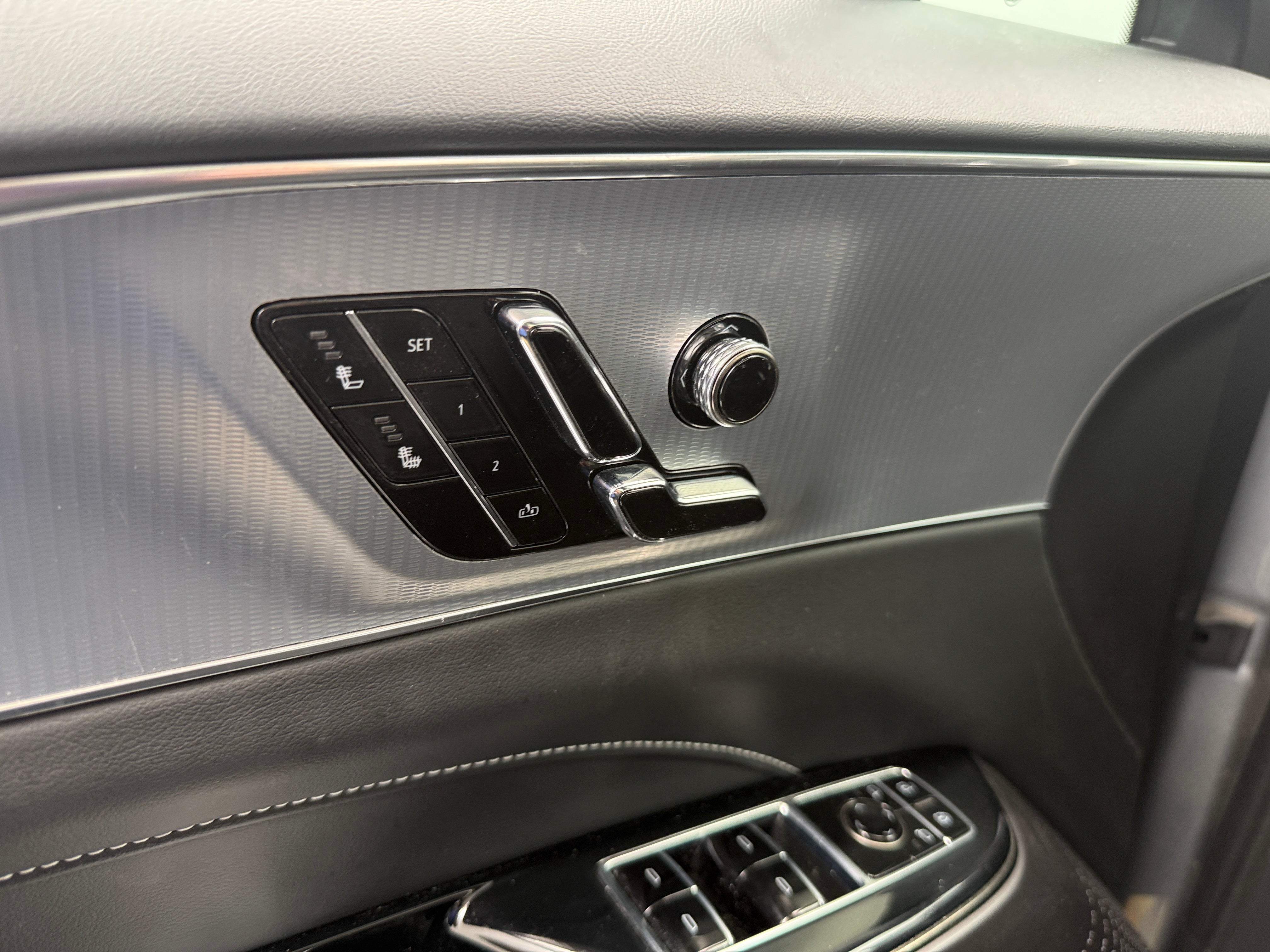 2024 Cadillac LYRIQ Tech - Photo 11