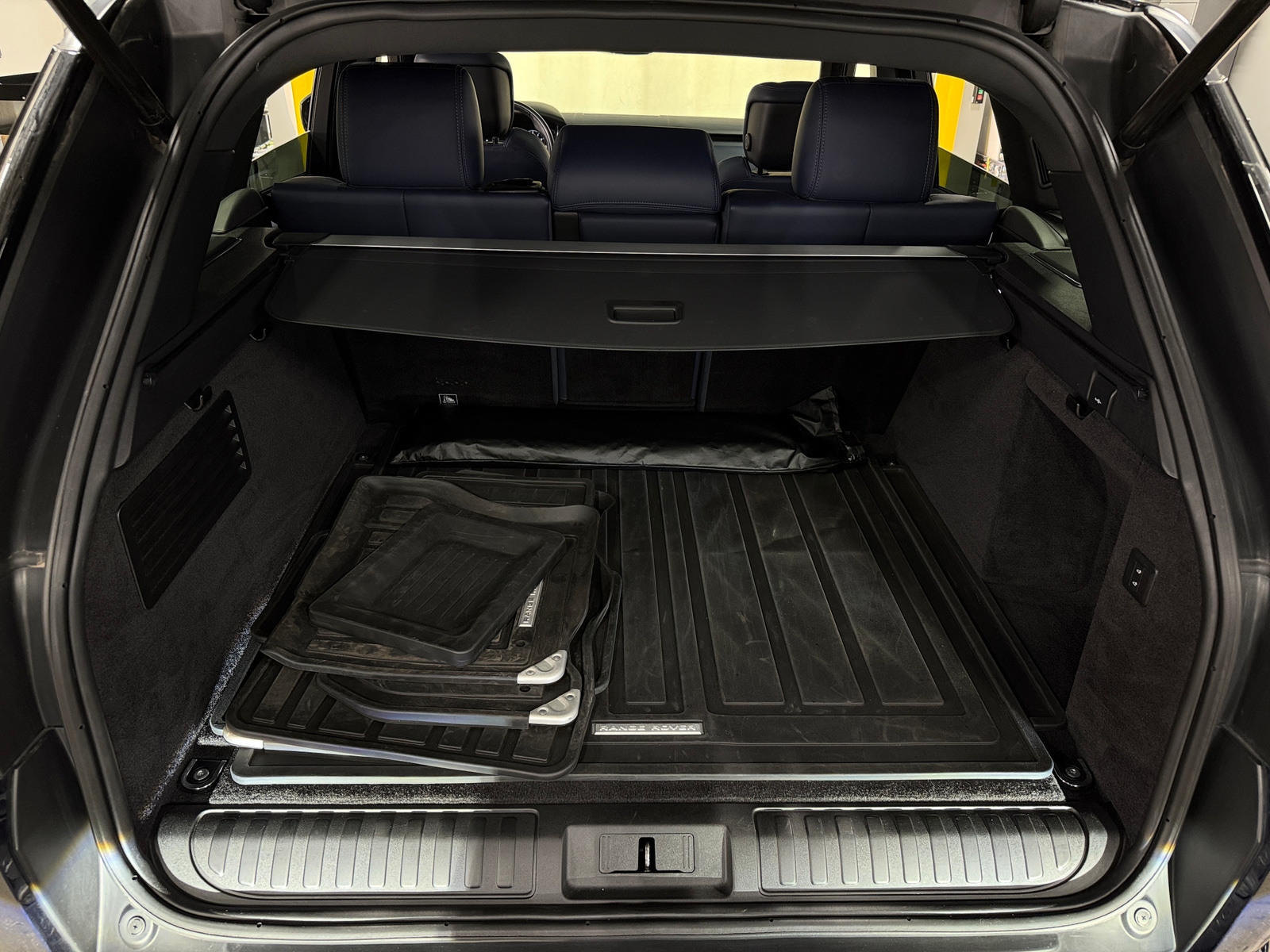 Thumbnail: 2020 Land Rover Range Rover Sport - 6