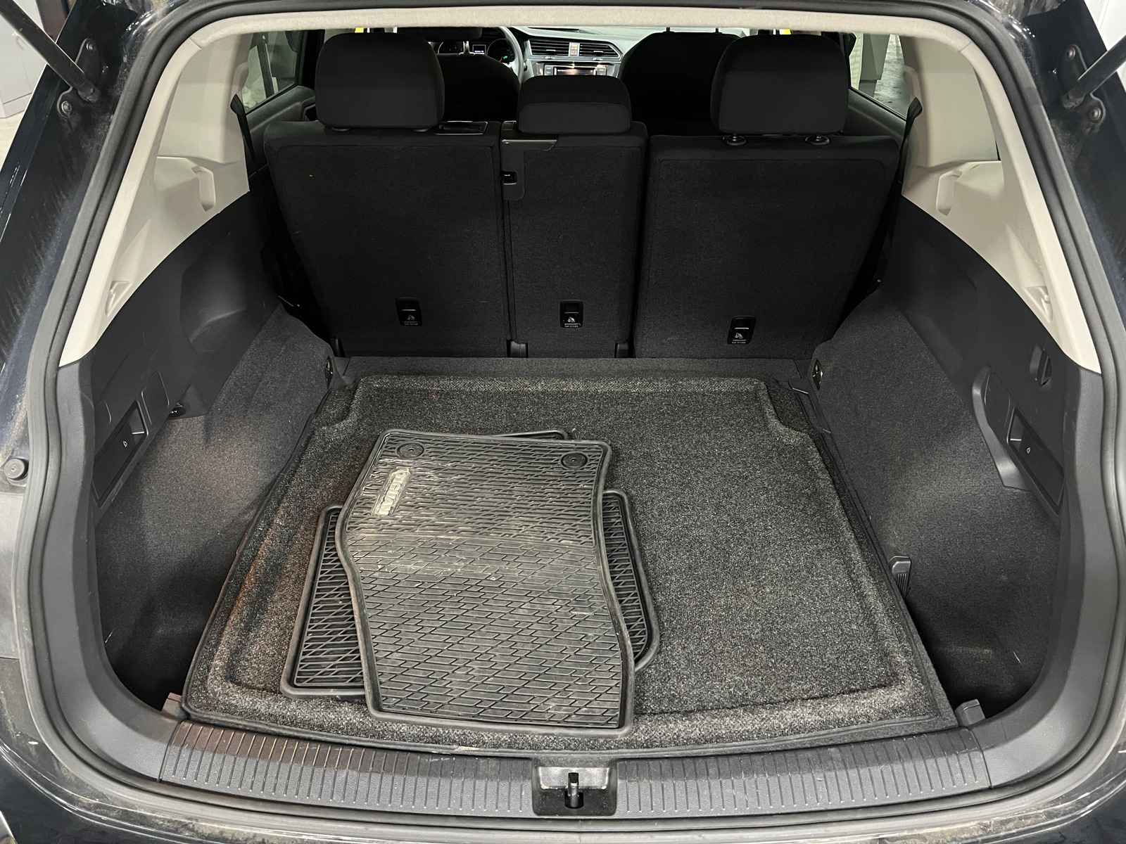 Thumbnail: 2019 Volkswagen Tiguan - 7