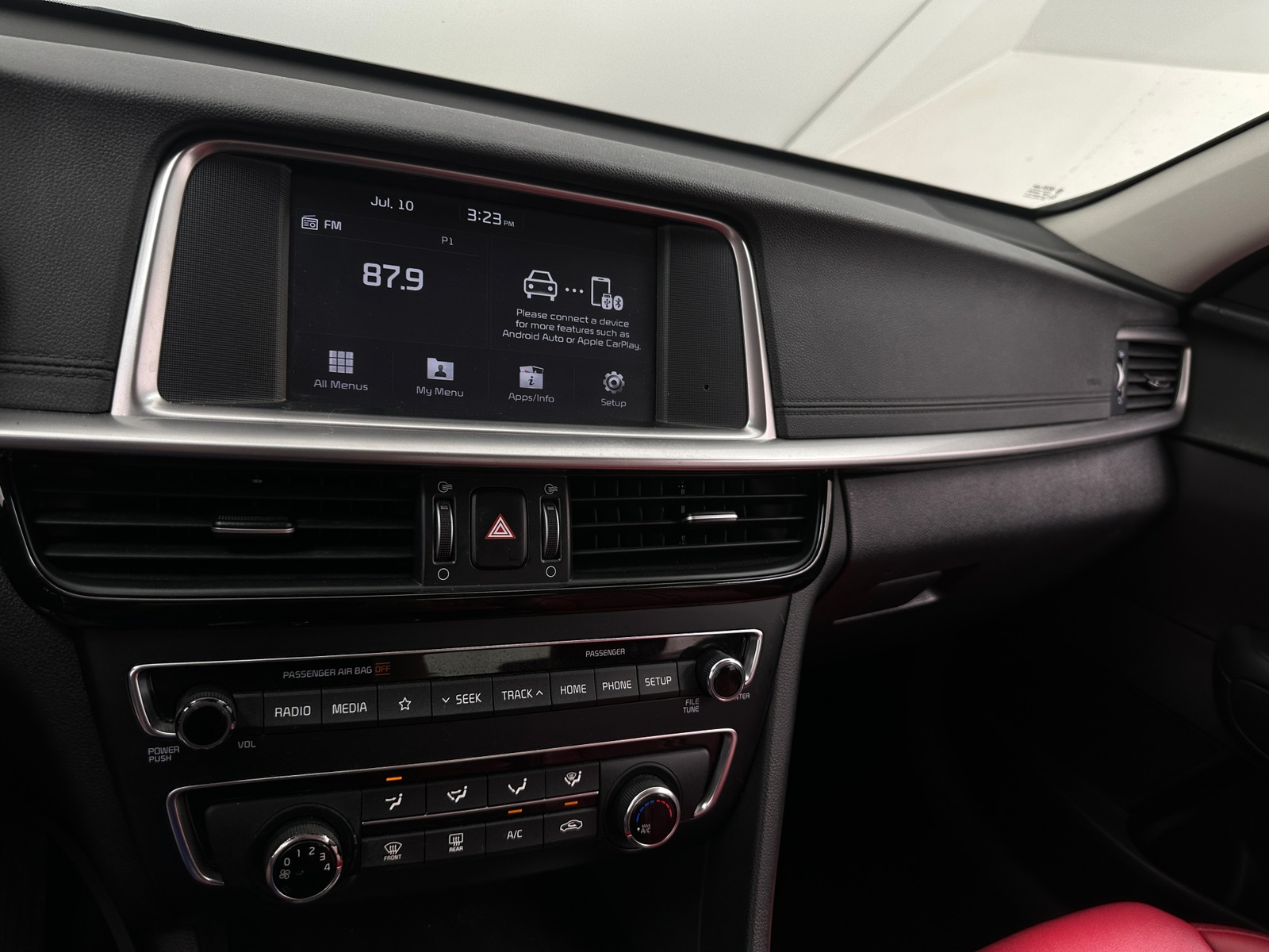 Thumbnail: 2019 Kia Optima - 4