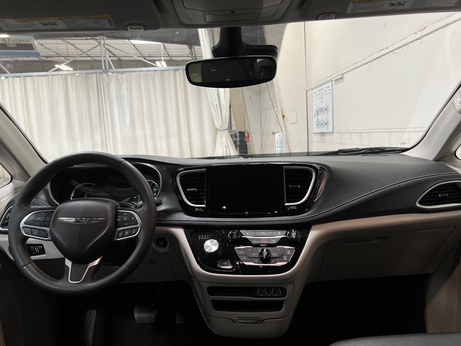 Thumbnail: 2024 Chrysler Pacifica - 2