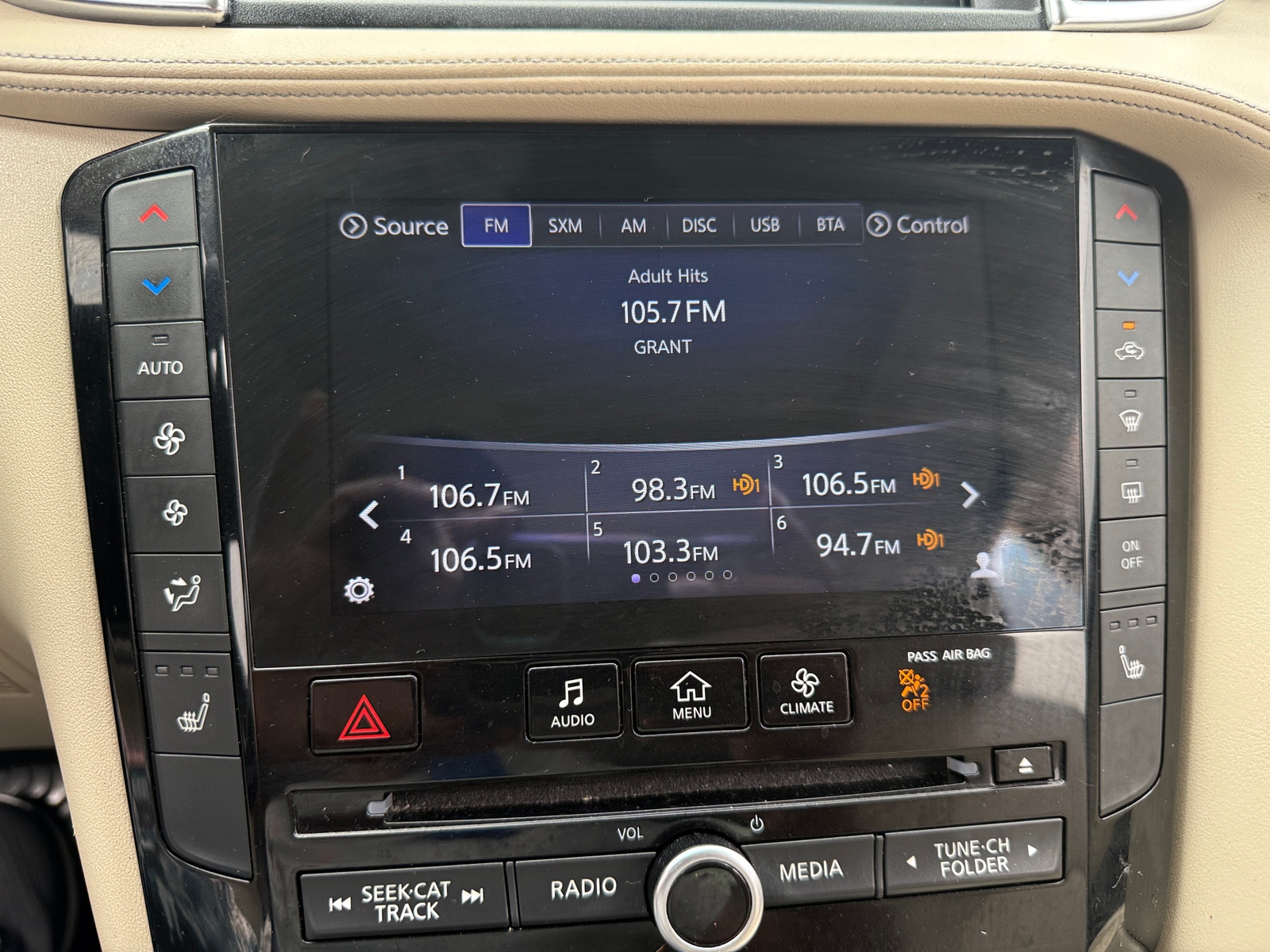 Thumbnail: 2019 INFINITI QX50 - 3