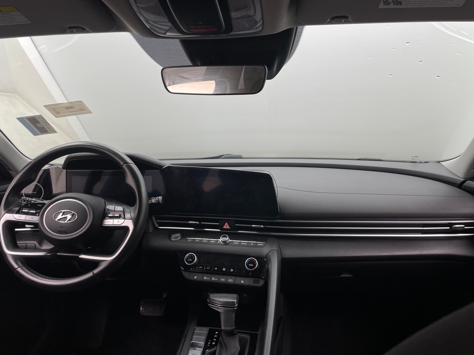 Thumbnail: 2023 Hyundai Elantra - 3