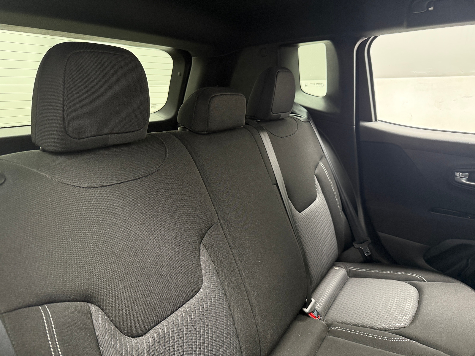 Thumbnail: 2021 Jeep Renegade - 6