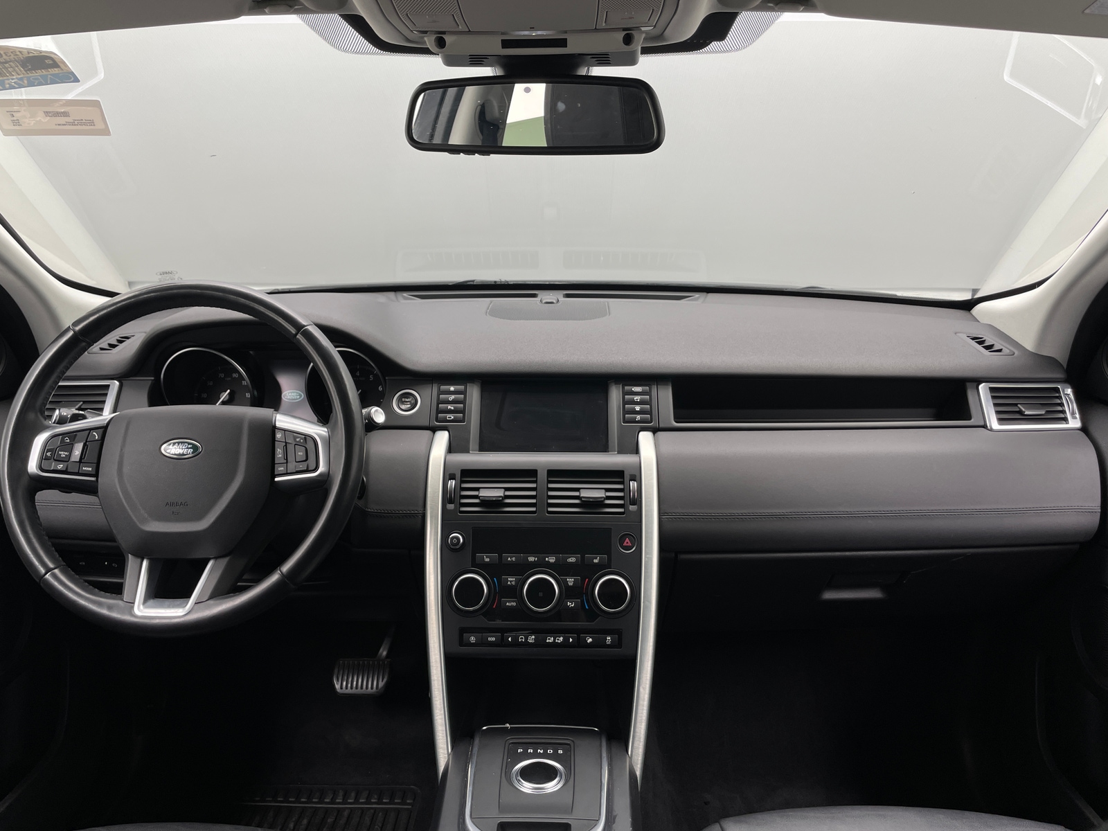 Thumbnail: 2019 Land Rover Discovery Sport - 2
