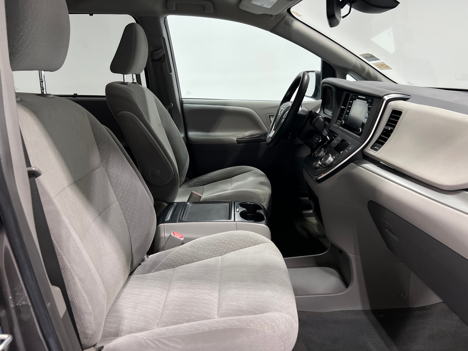 Thumbnail: 2018 Toyota Sienna - 2