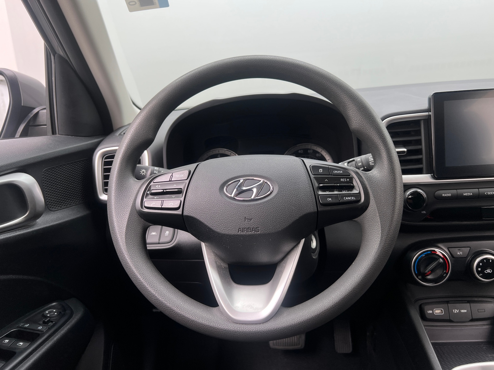 Thumbnail: 2022 Hyundai Venue - 5