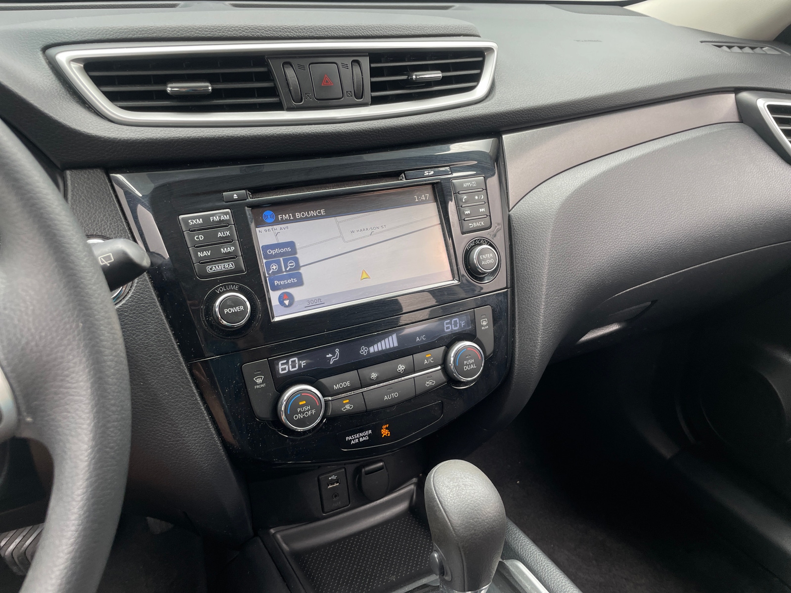 Thumbnail: 2016 Nissan Rogue - 4