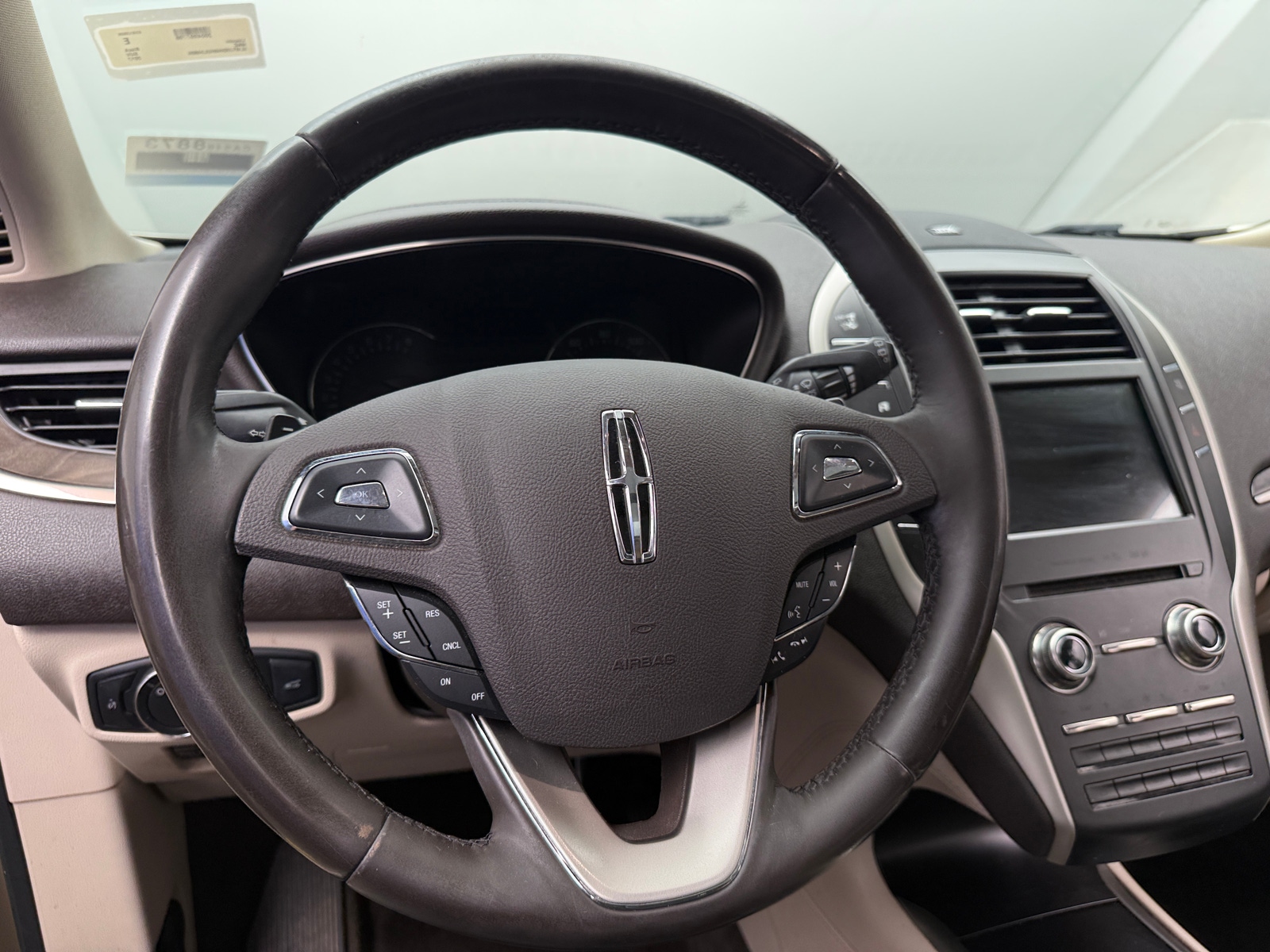 Thumbnail: 2017 Lincoln MKC - 4