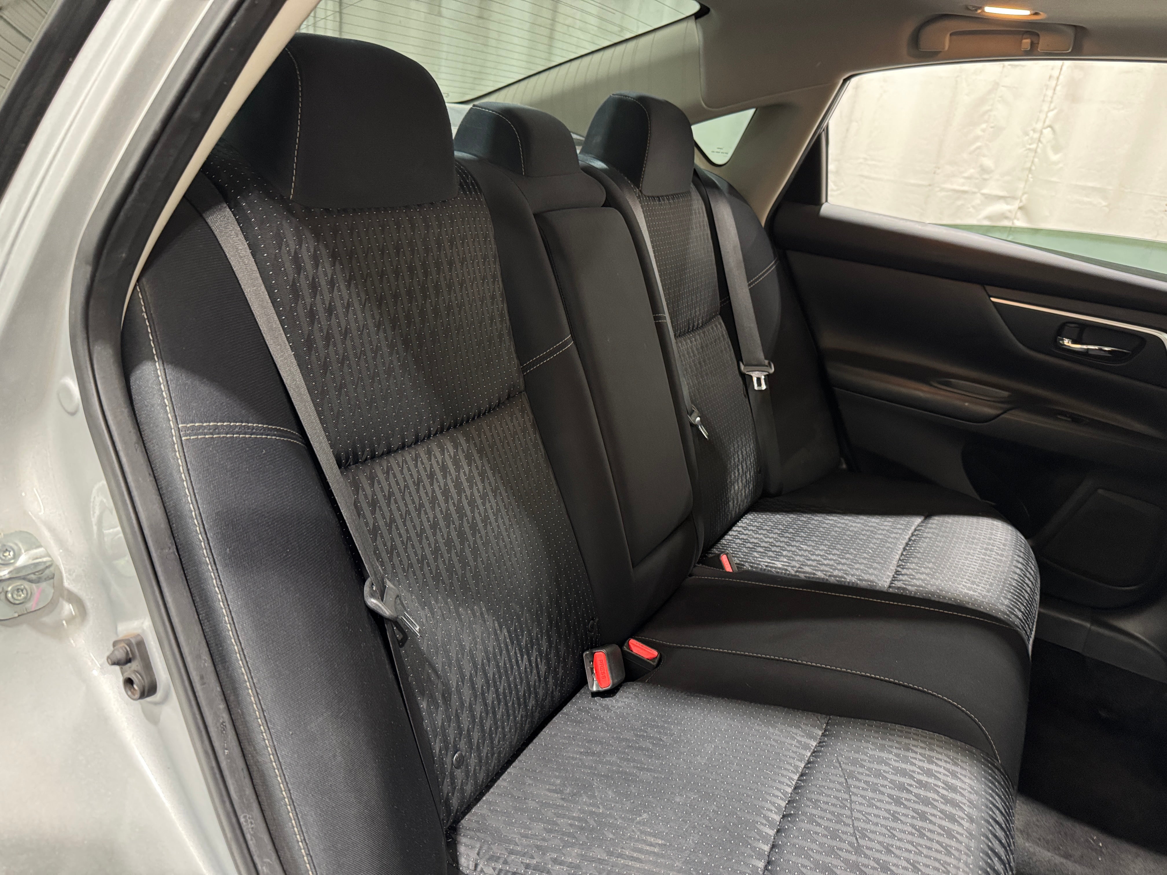 2016 Nissan Altima SV - Photo 10
