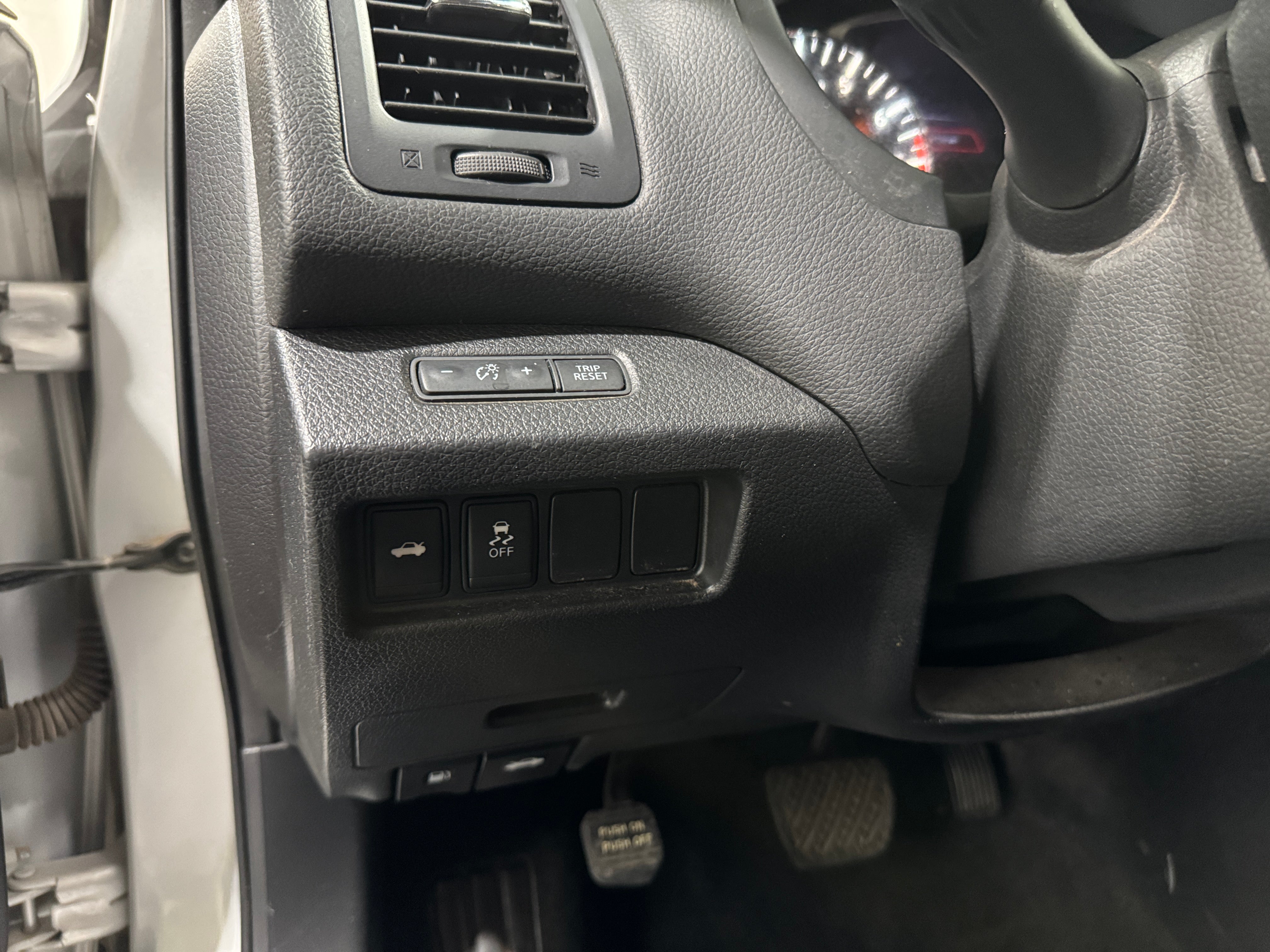 2016 Nissan Altima SV - Photo 11