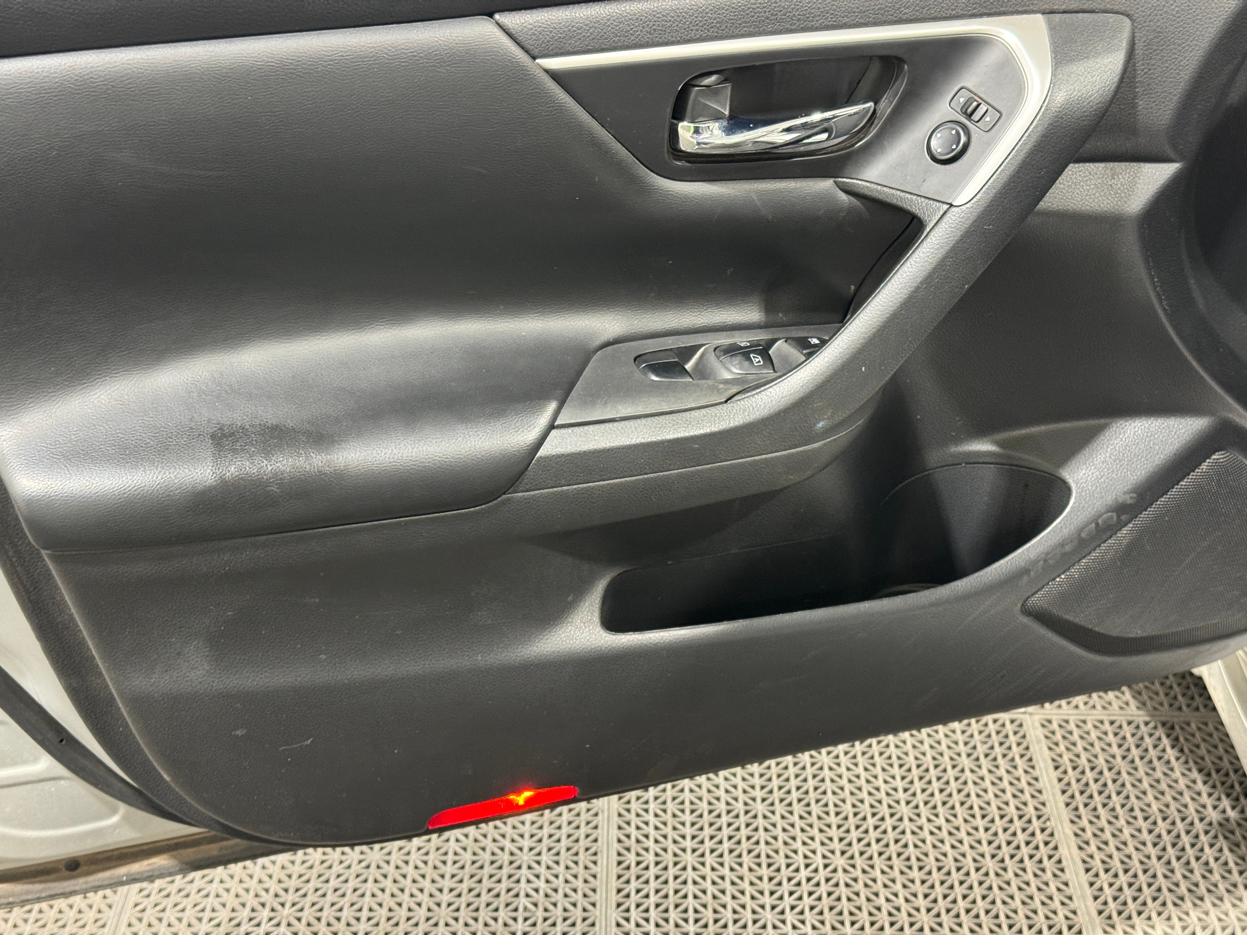 2016 Nissan Altima SV - Photo 20