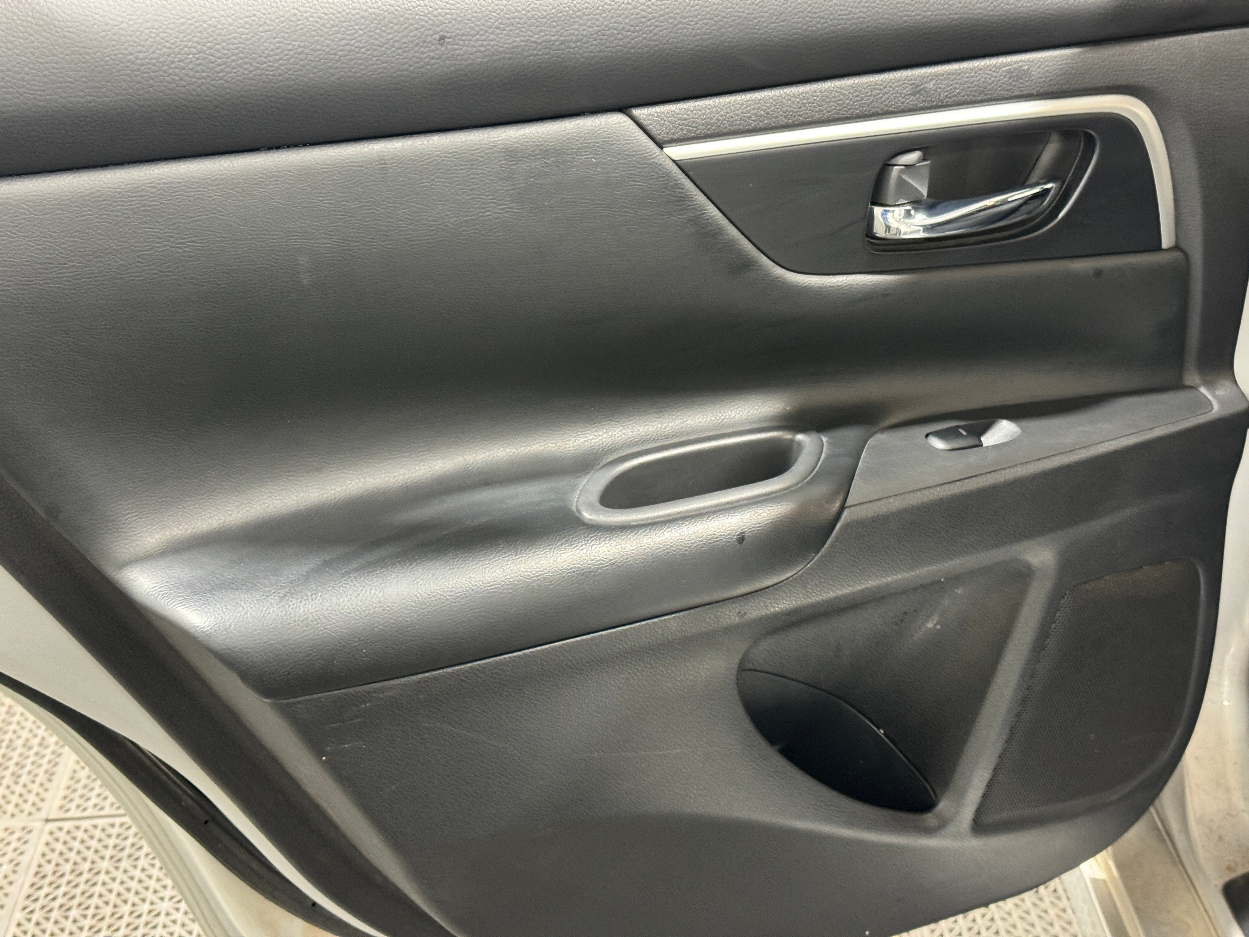 2016 Nissan Altima SV - Photo 21