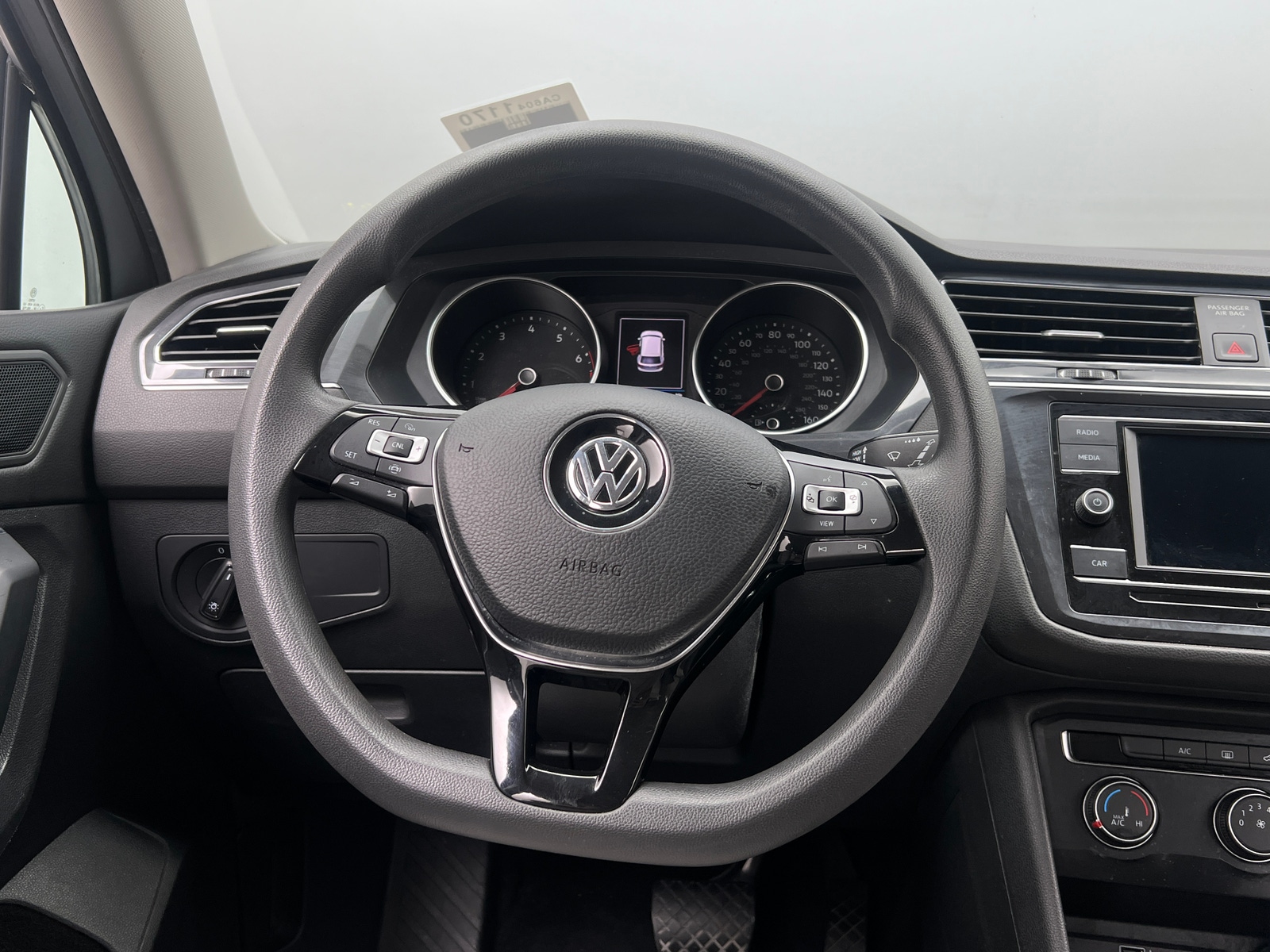 Thumbnail: 2019 Volkswagen Tiguan - 5