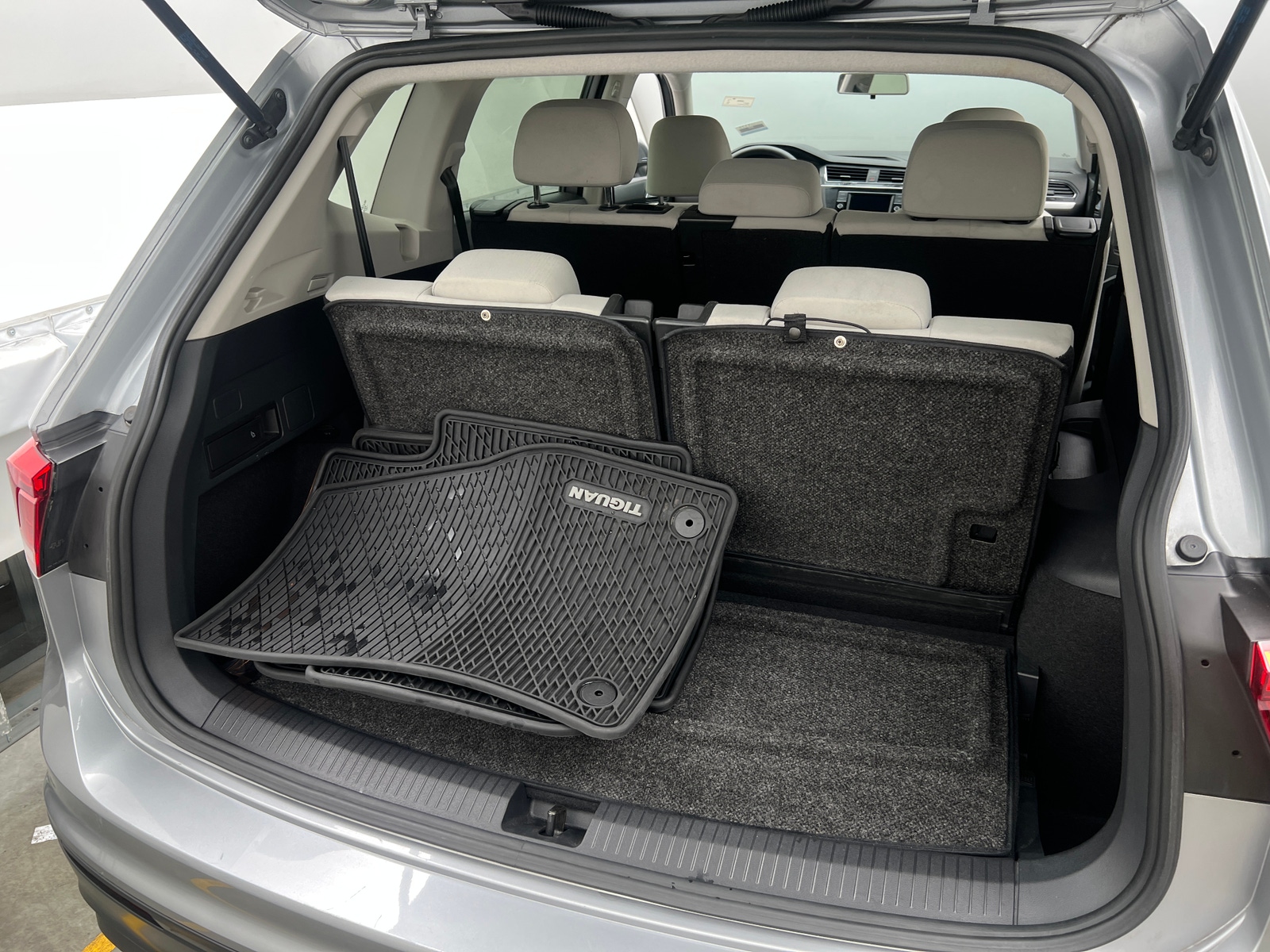 Thumbnail: 2019 Volkswagen Tiguan - 7