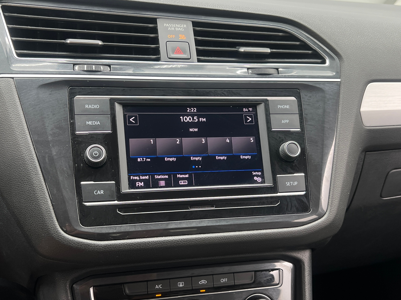 Thumbnail: 2019 Volkswagen Tiguan - 4
