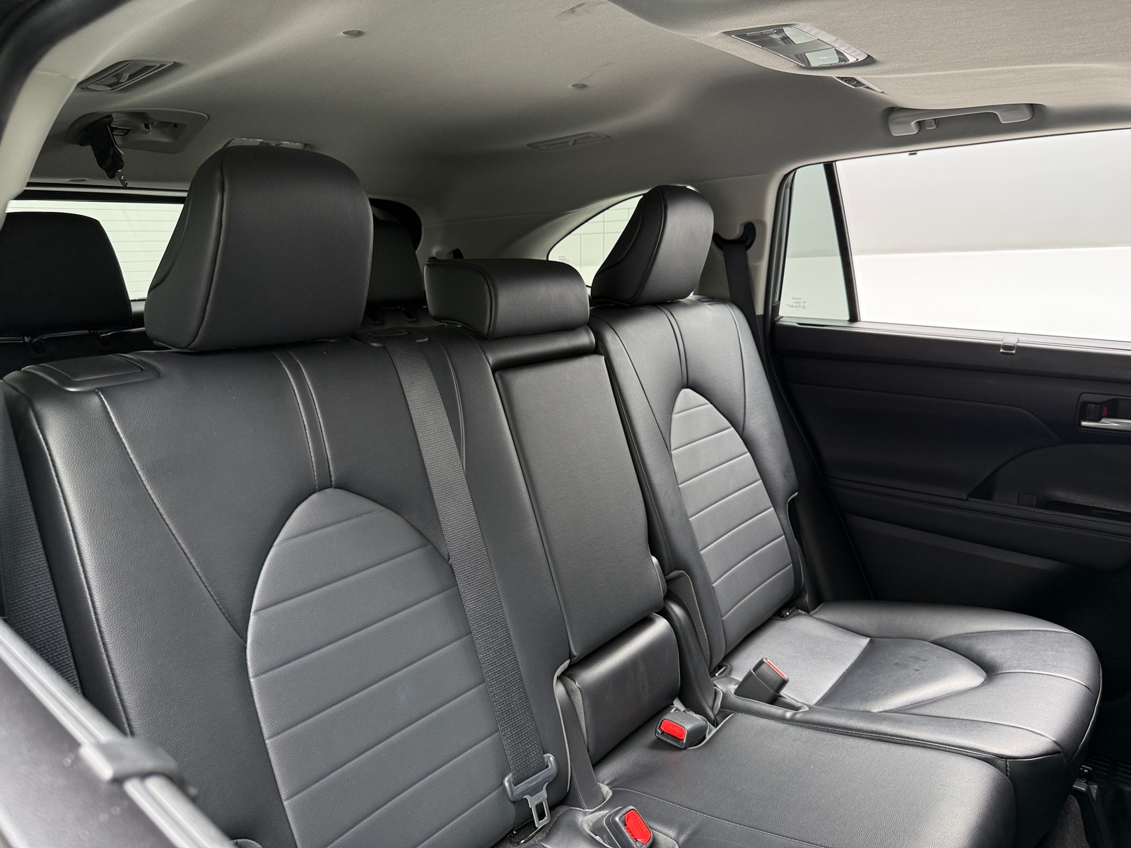 Thumbnail: 2023 Toyota Highlander - 5
