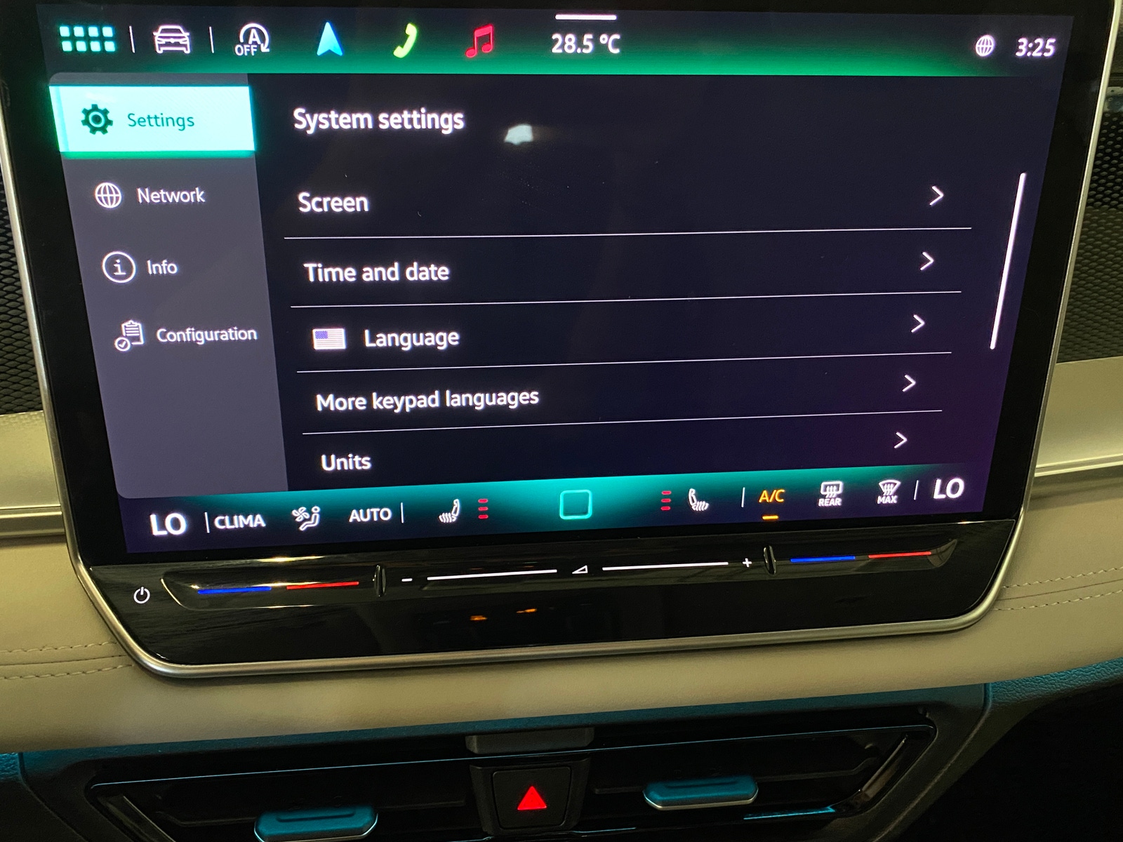 Thumbnail: 2025 Volkswagen Tiguan - 3