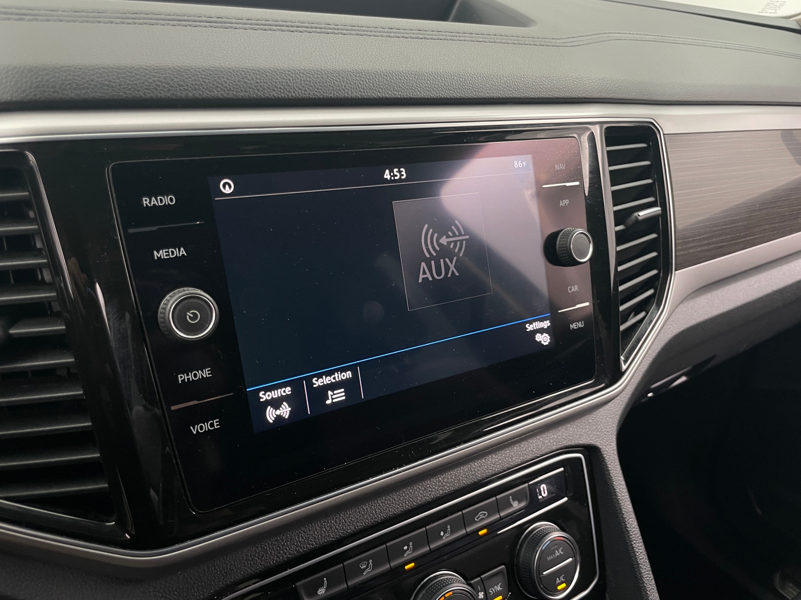 Thumbnail: 2019 Volkswagen Atlas - 3