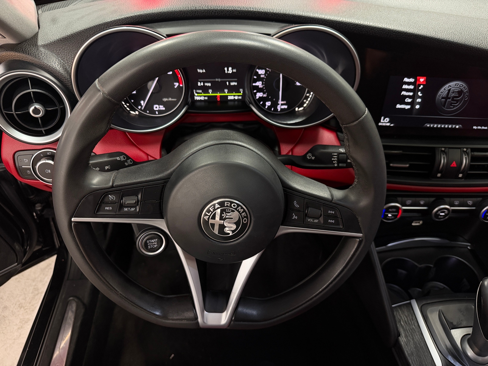 Thumbnail: 2018 Alfa Romeo Giulia - 4