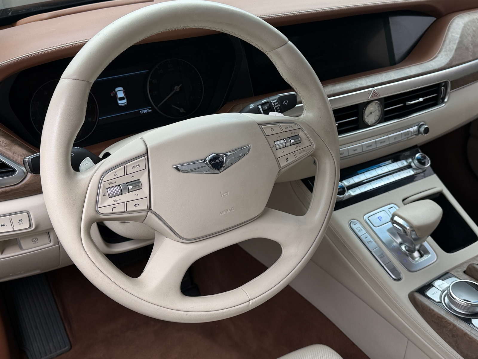 Thumbnail: 2020 Genesis G90 - 4