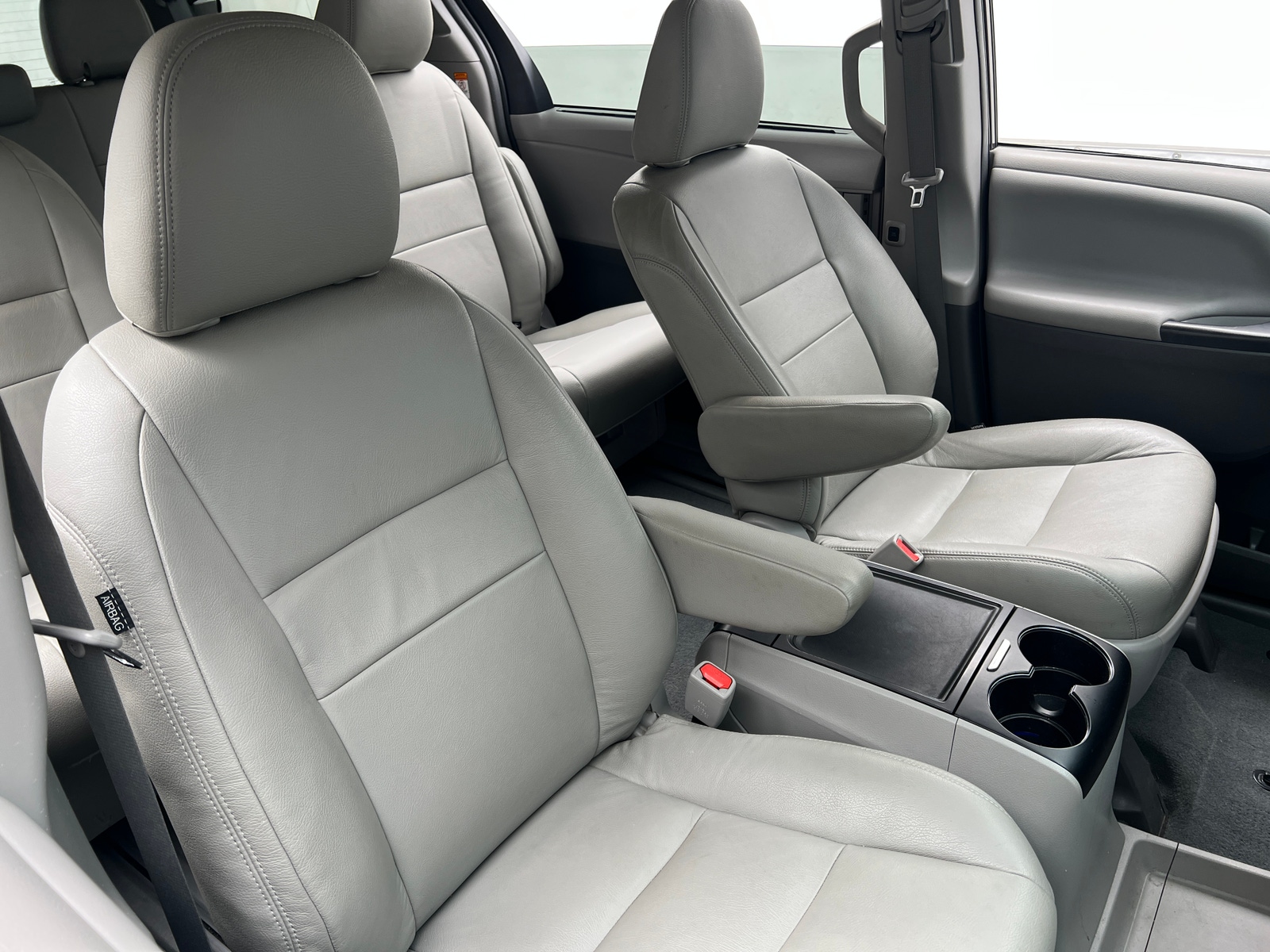 Thumbnail: 2019 Toyota Sienna - 2
