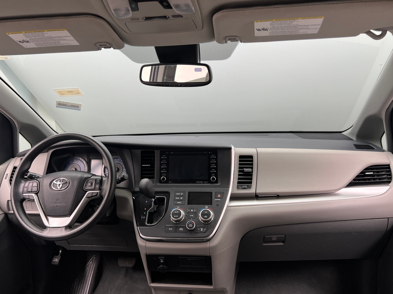 Thumbnail: 2019 Toyota Sienna - 3