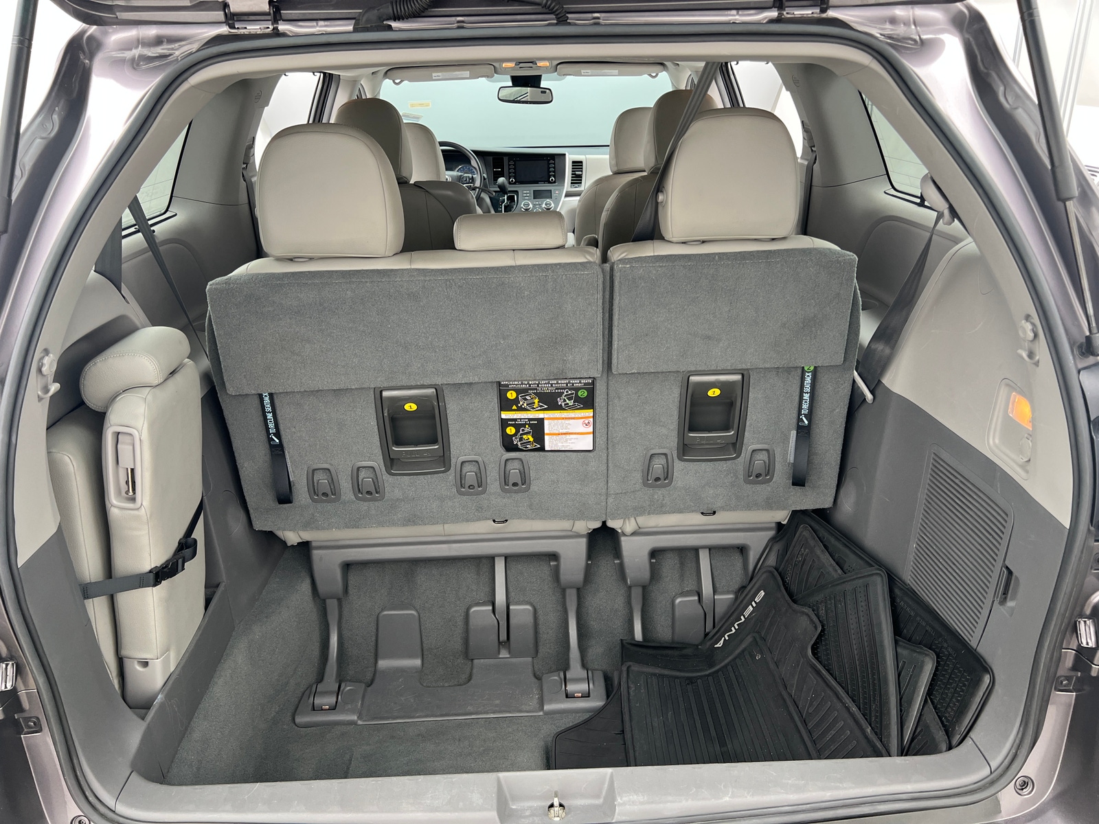 Thumbnail: 2019 Toyota Sienna - 7