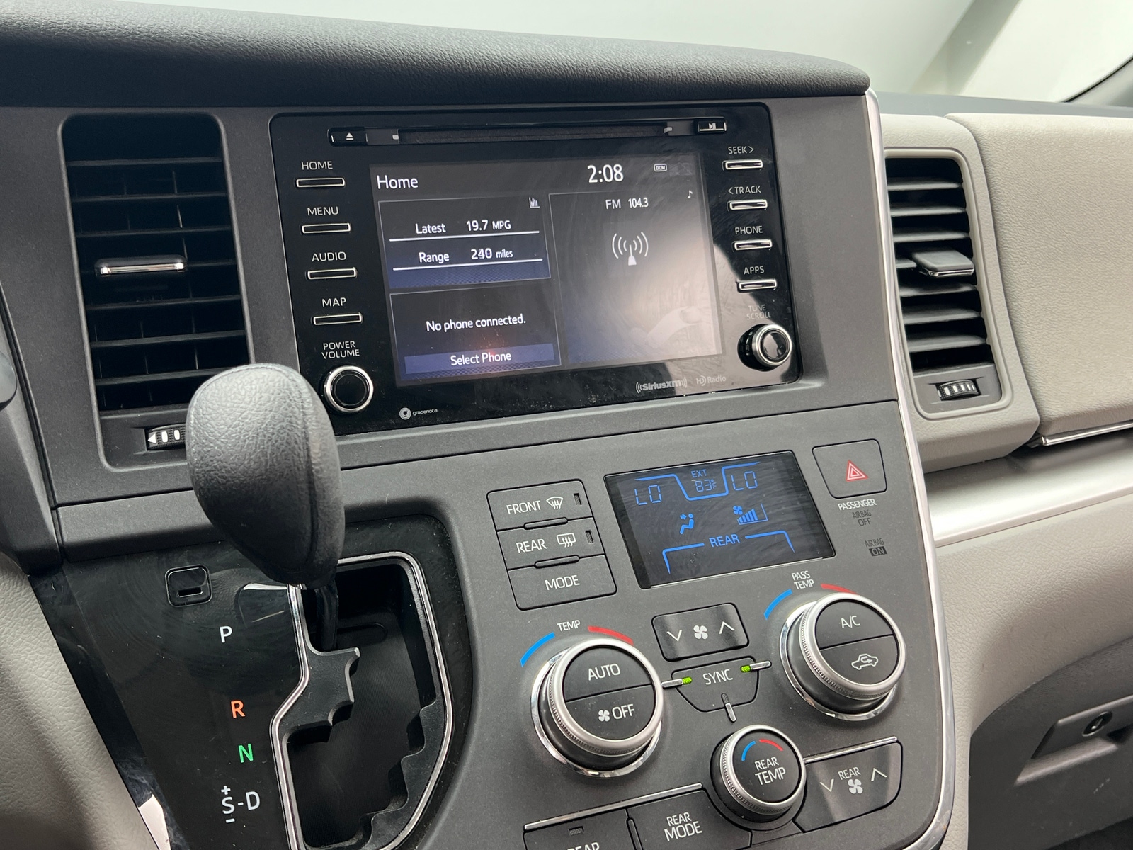 Thumbnail: 2019 Toyota Sienna - 4