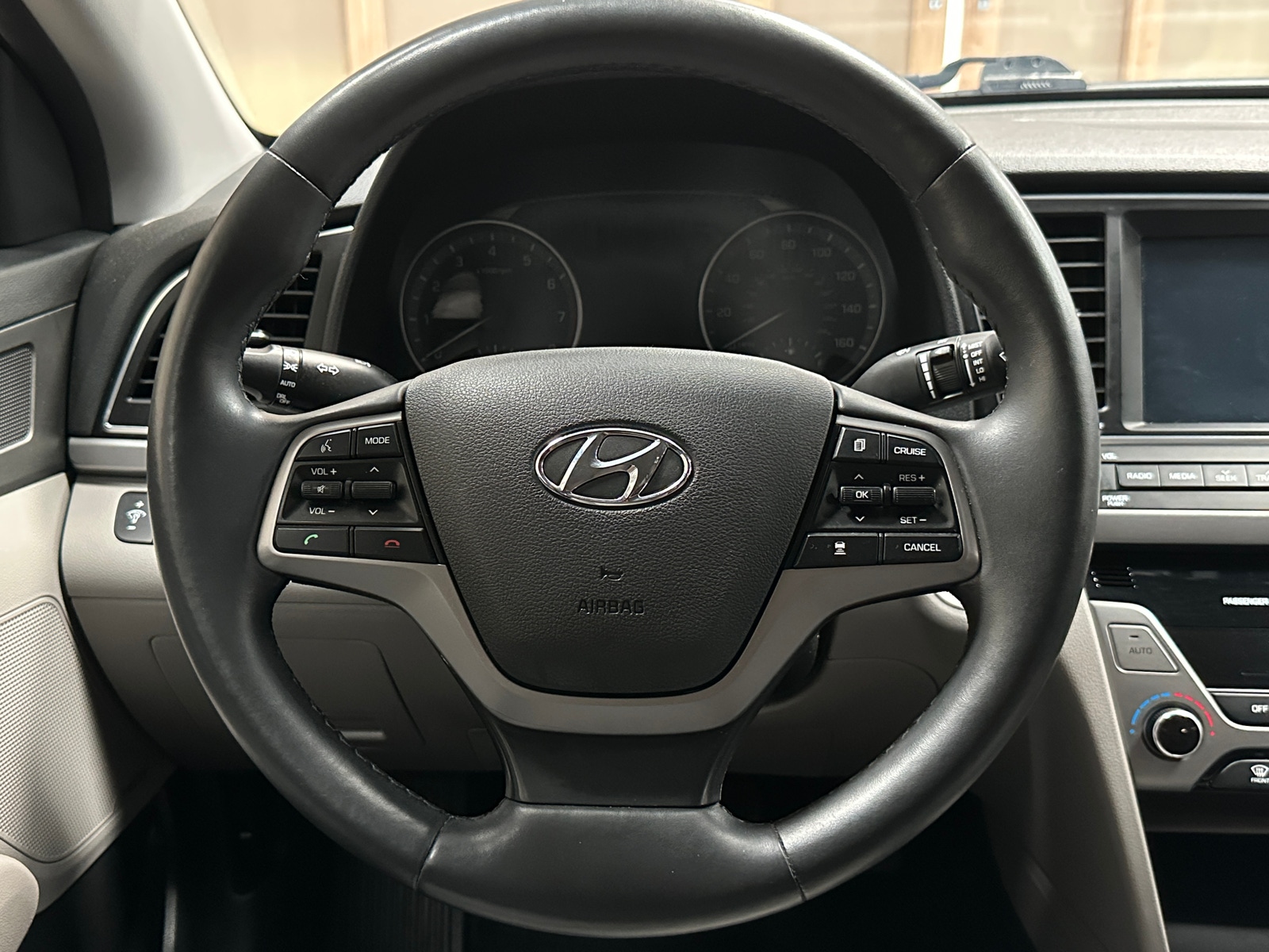 Thumbnail: 2017 Hyundai Elantra - 4