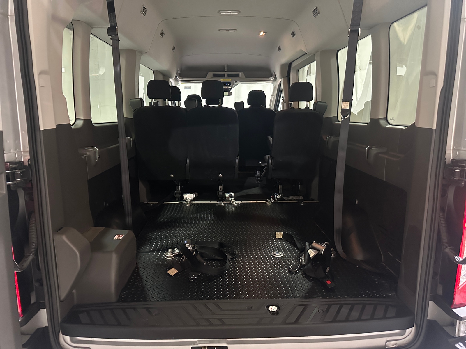 Thumbnail: 2020 Ford Econoline - 7