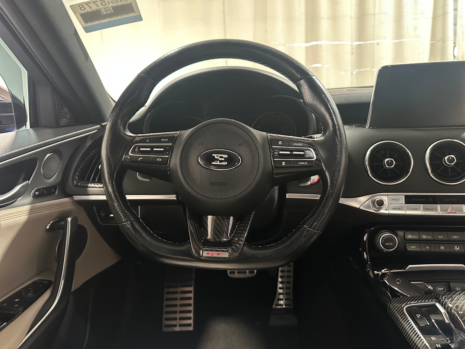 Thumbnail: 2018 Kia Stinger - 4