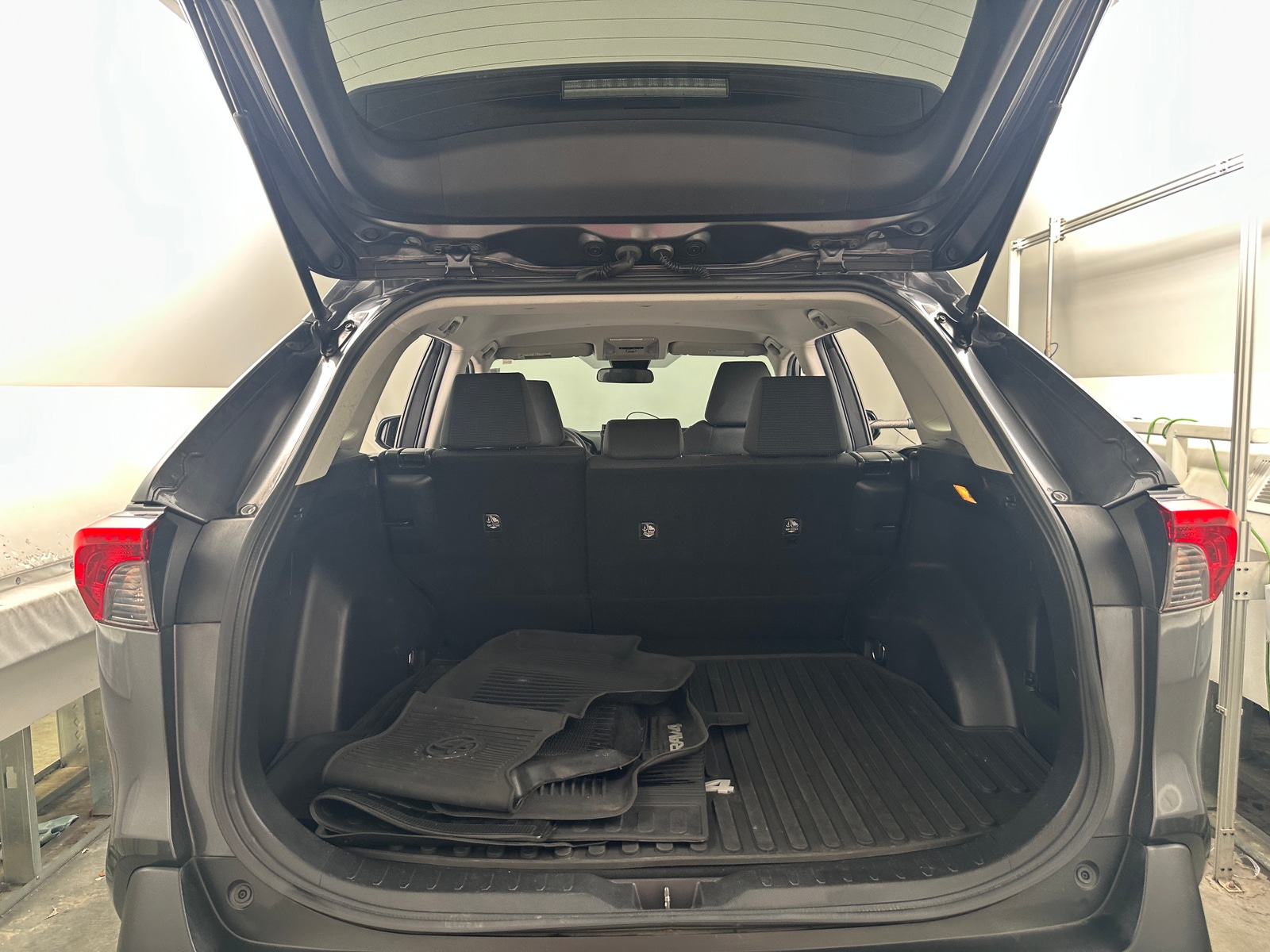Thumbnail: 2021 Toyota RAV4 - 7