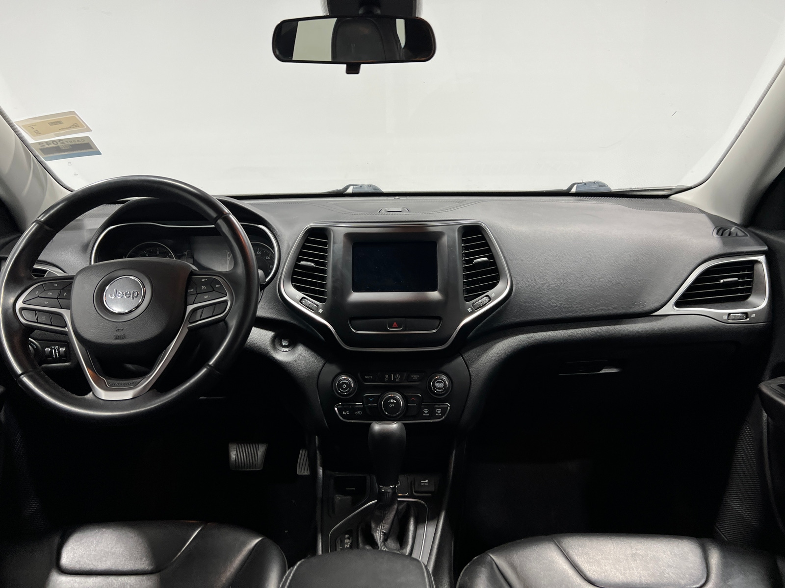 Thumbnail: 2019 Jeep Cherokee - 3