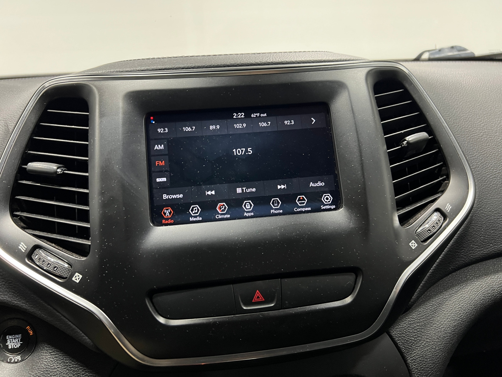 Thumbnail: 2019 Jeep Cherokee - 4