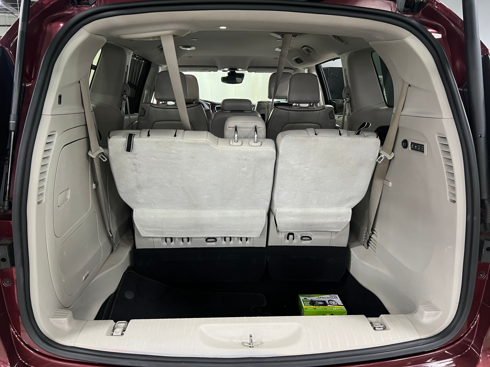 Thumbnail: 2017 Chrysler Pacifica - 6