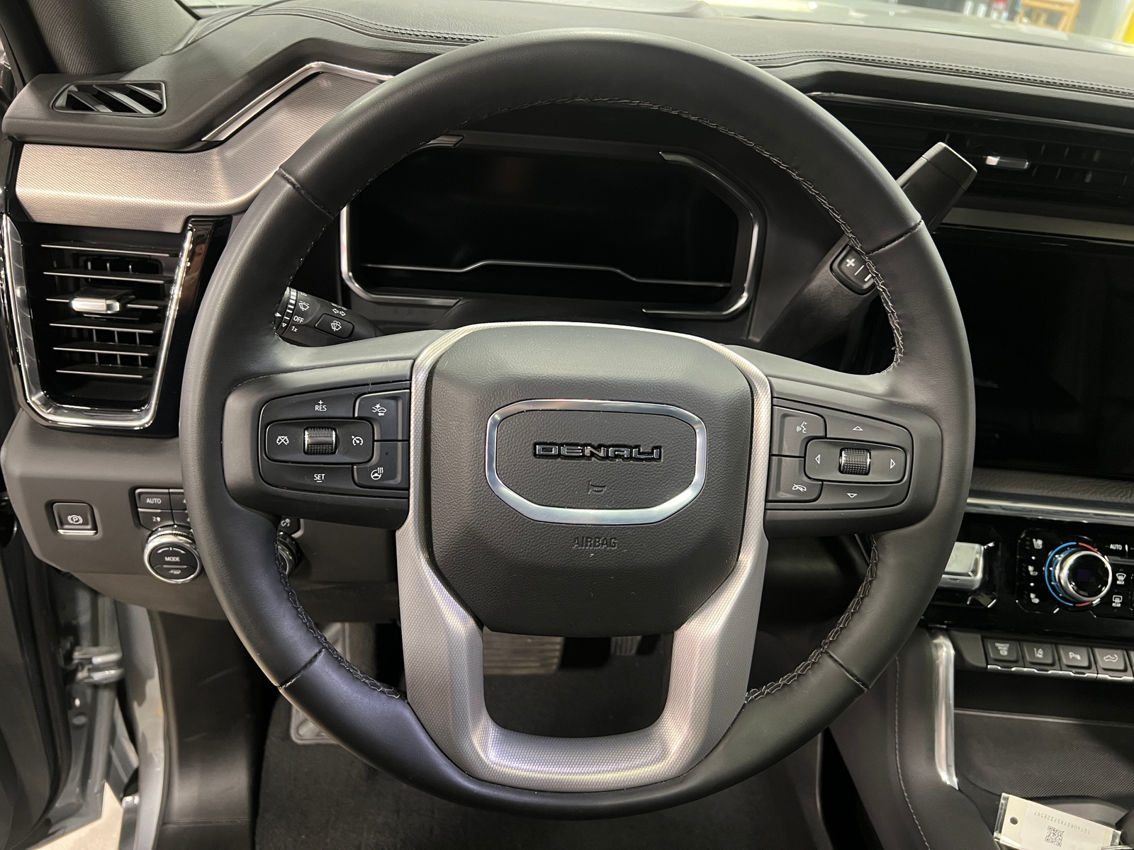 Thumbnail: 2025 GMC Sierra 2500 - 4