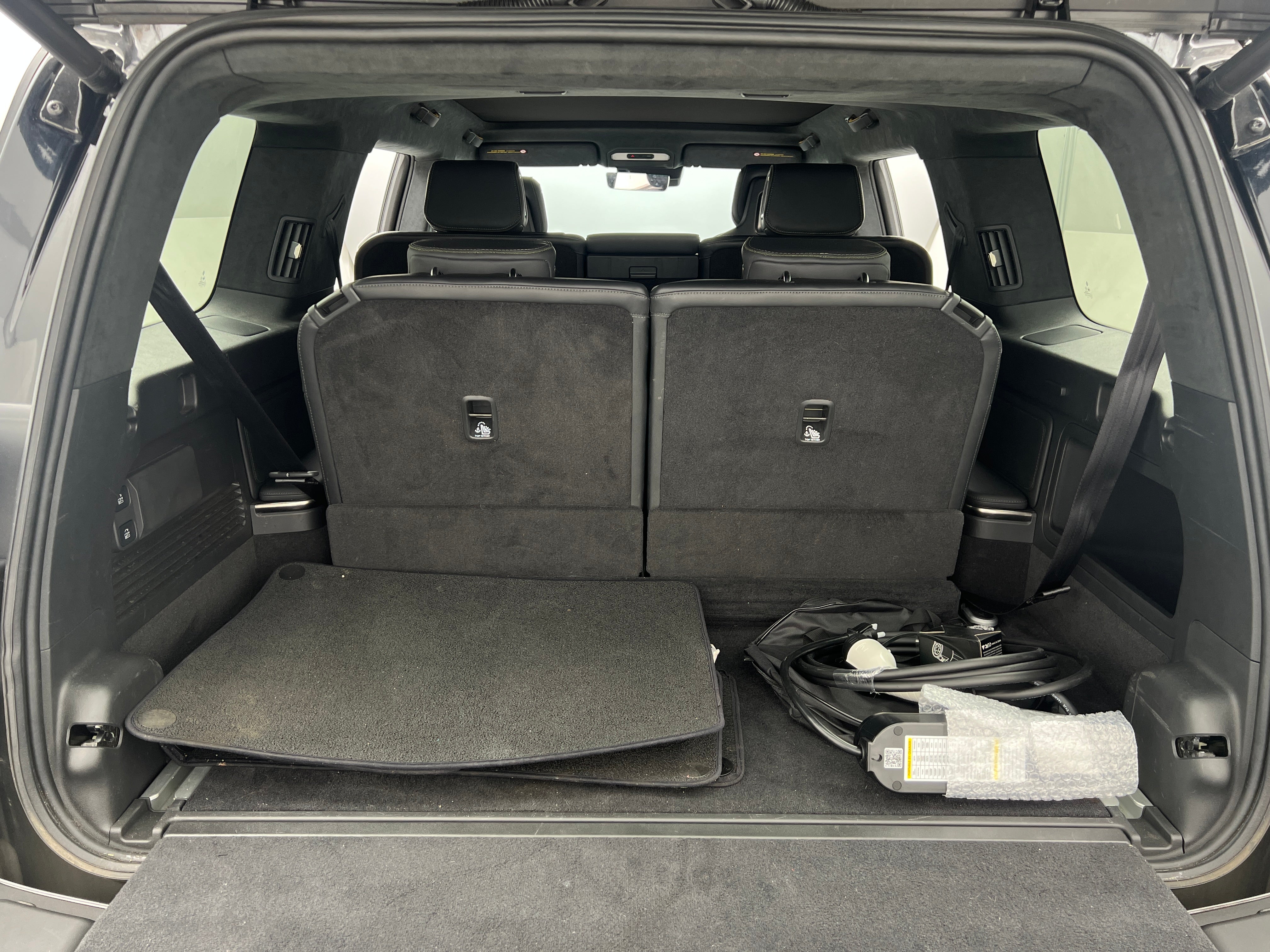 2025 Rivian R1S